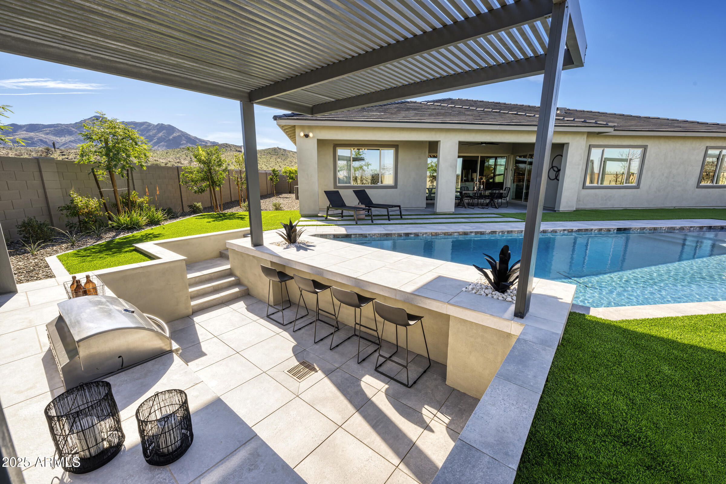 WHISPERING HILLS - Residential