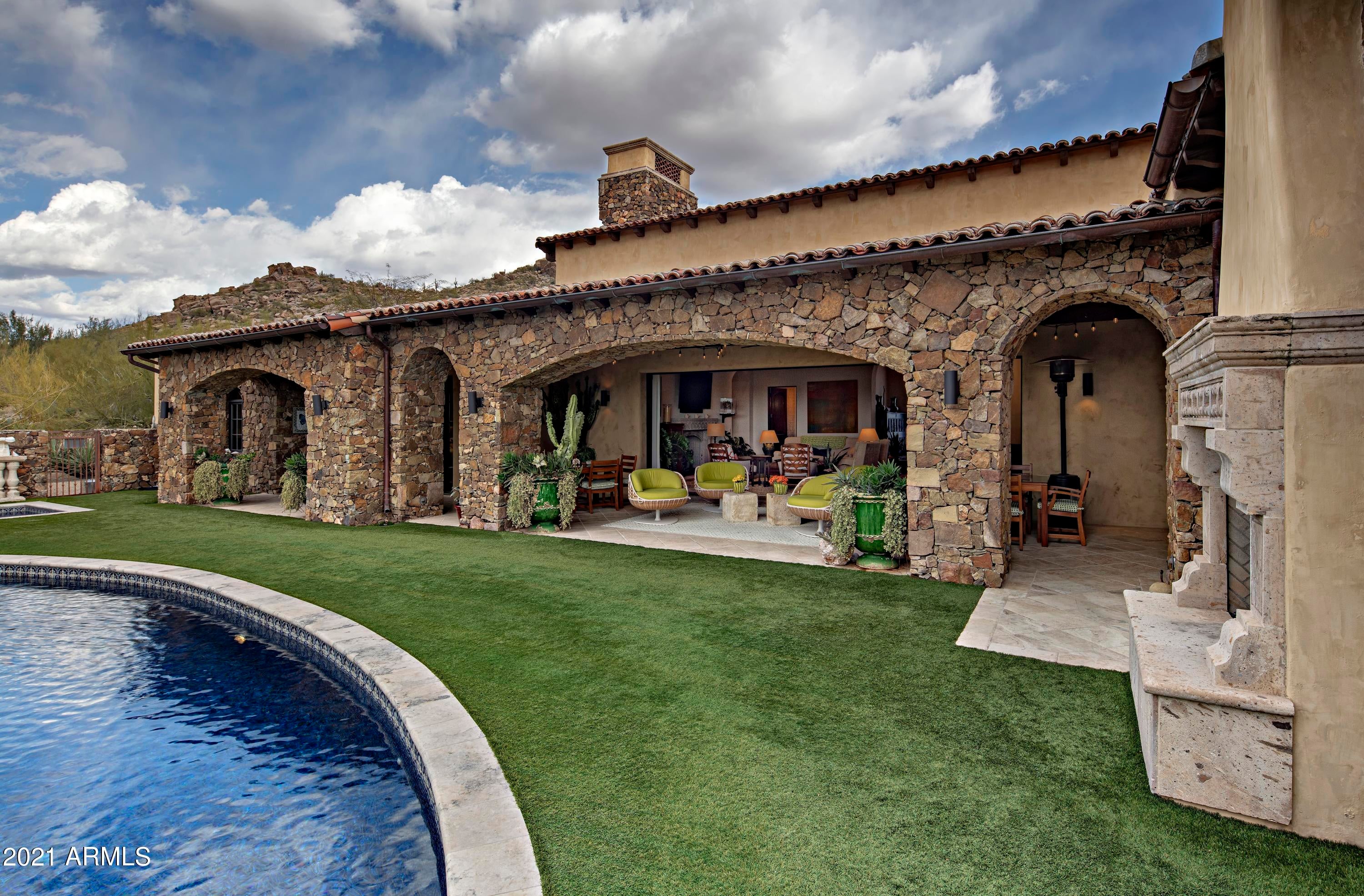 ESTANCIA - Residential