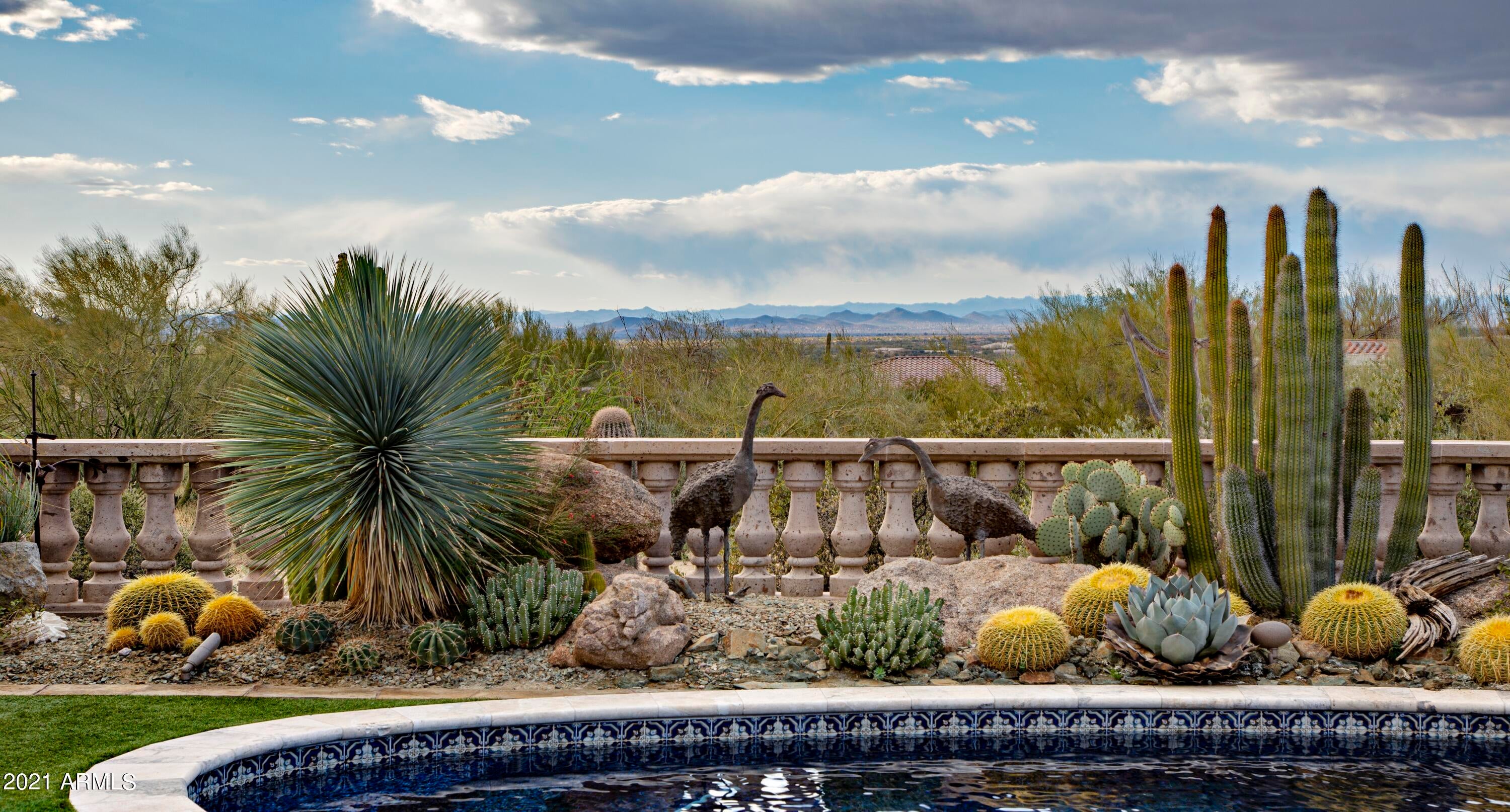 ESTANCIA - Residential