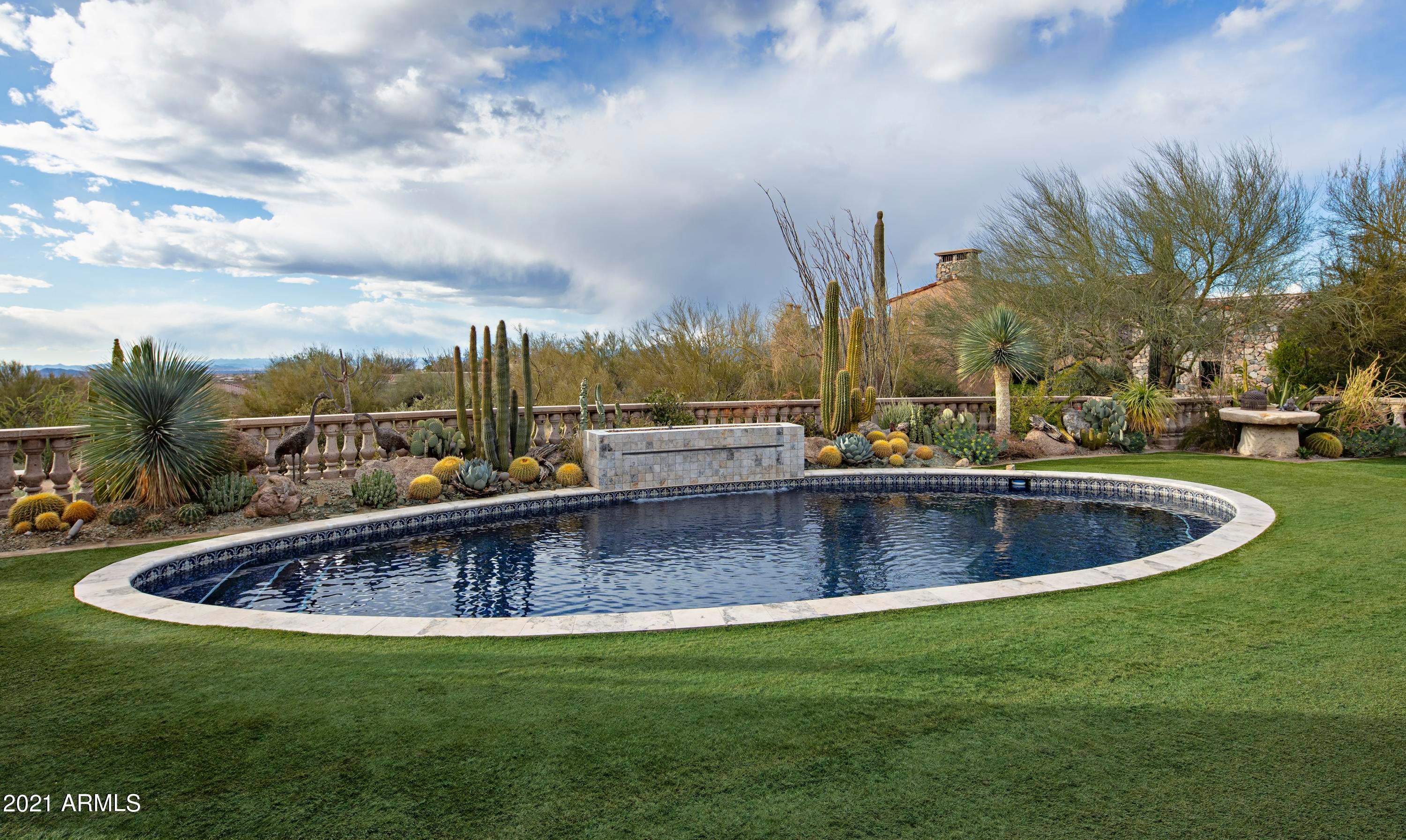 ESTANCIA - Residential