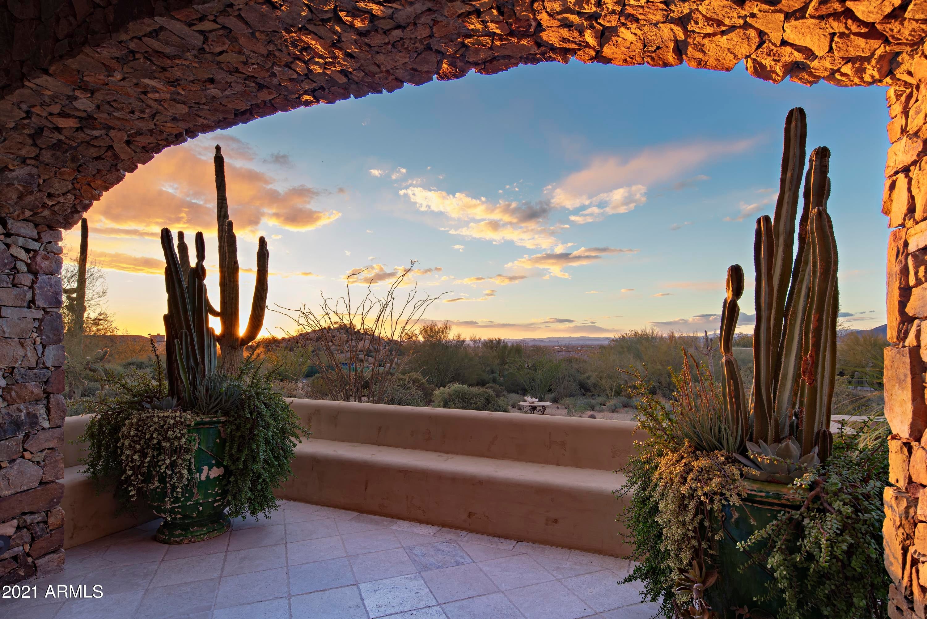 ESTANCIA - Residential