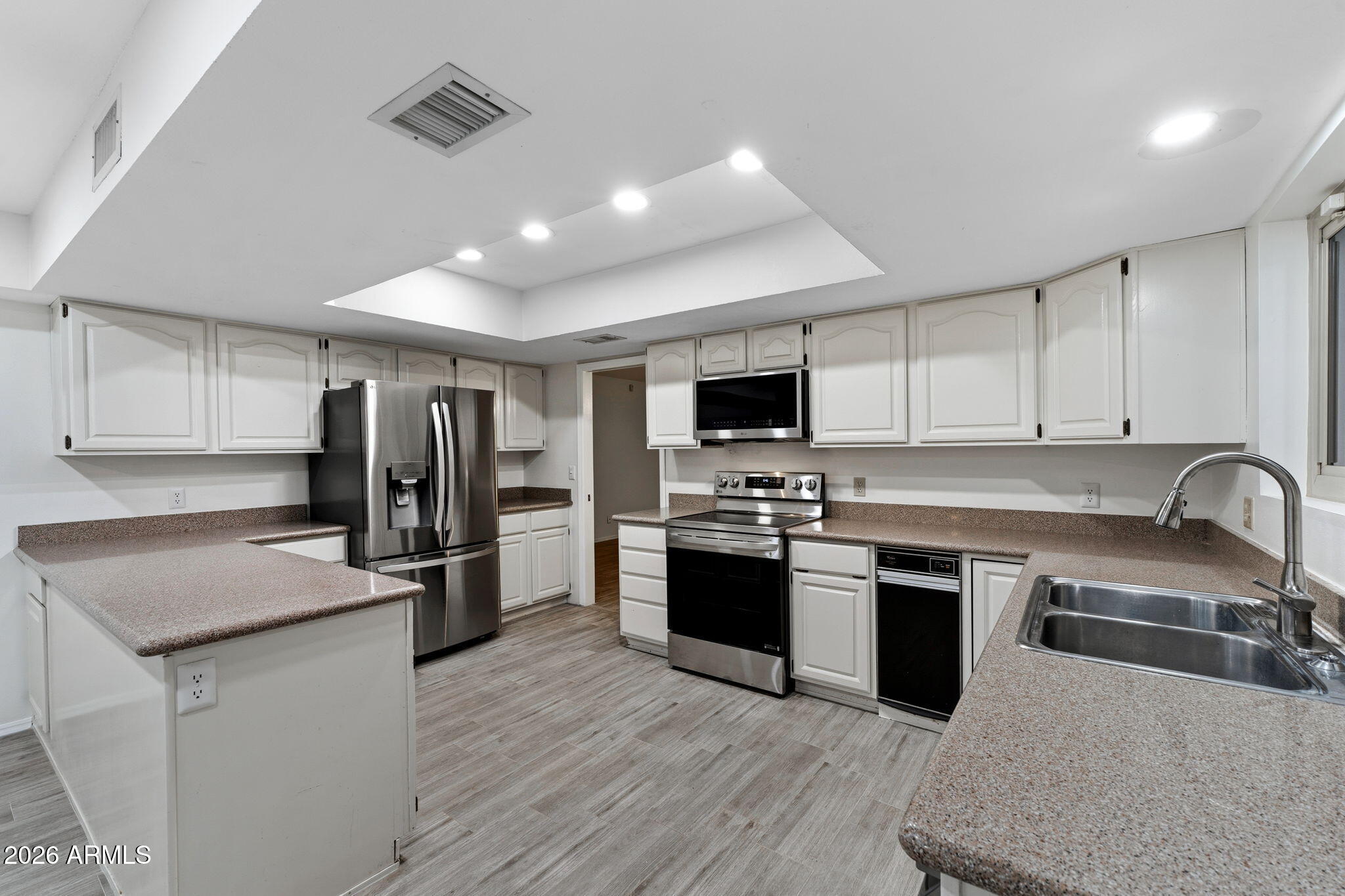 4.754 Acers / 207,084 sq ft  Subdividing possible!! 
S15 T1N R8E - Residential