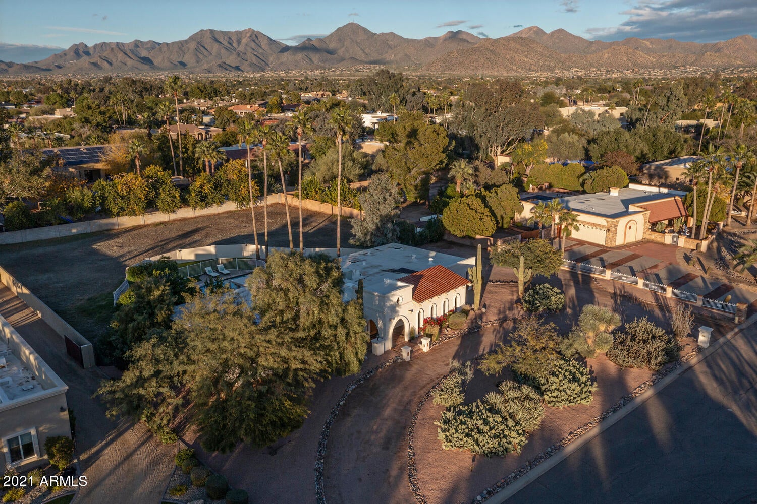 LA TIERRA ESTATES AMD - Residential