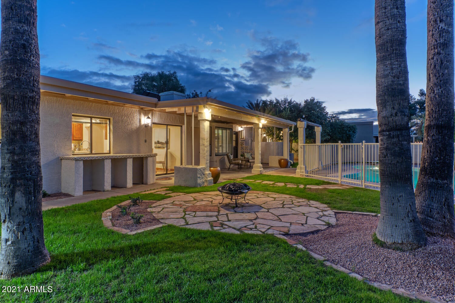 LA TIERRA ESTATES AMD - Residential