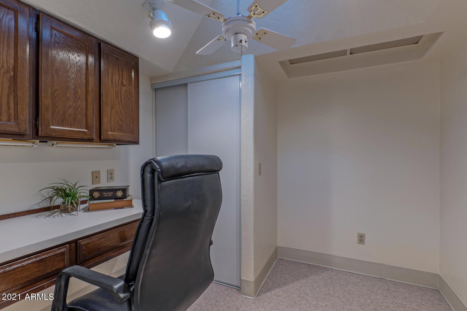 LA TIERRA ESTATES AMD - Residential