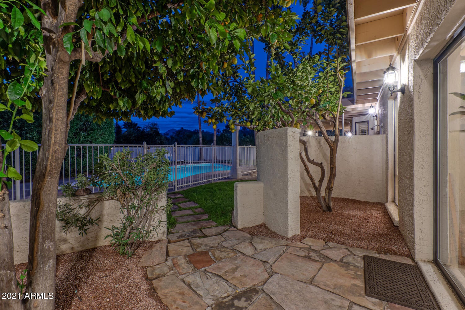 LA TIERRA ESTATES AMD - Residential