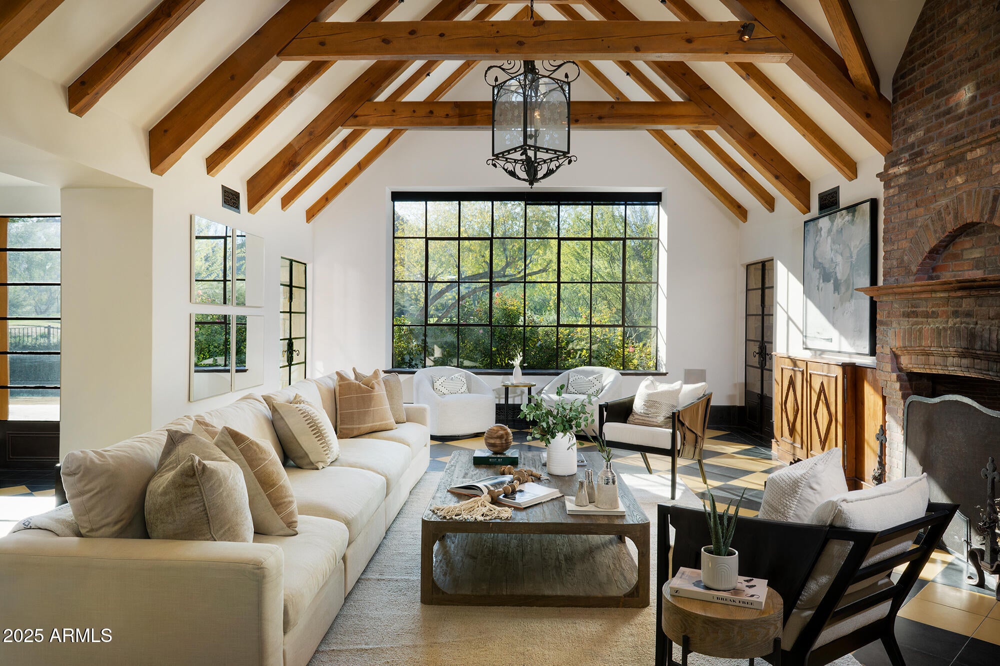 ESTANCIA - Residential