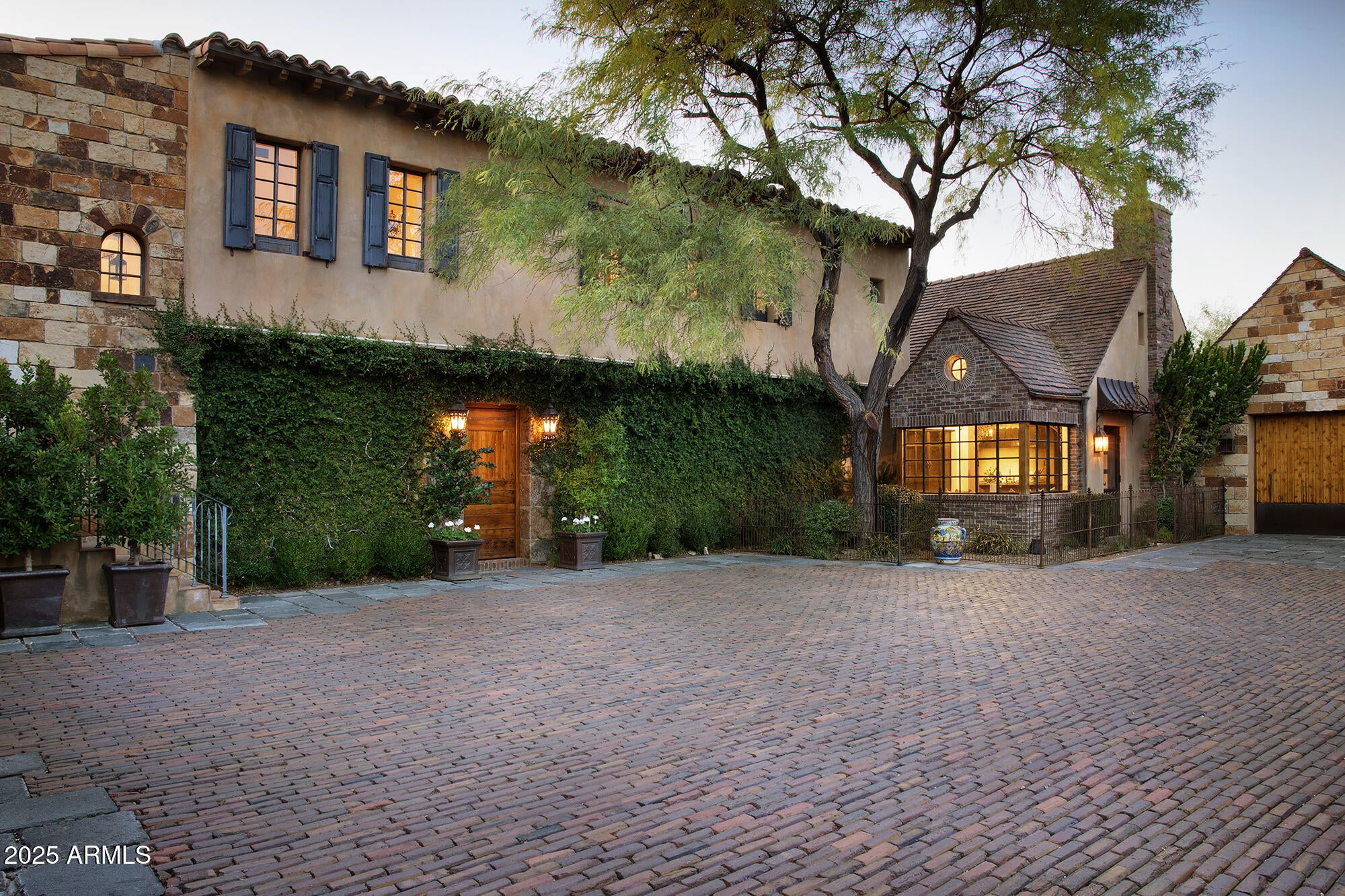 ESTANCIA - Residential