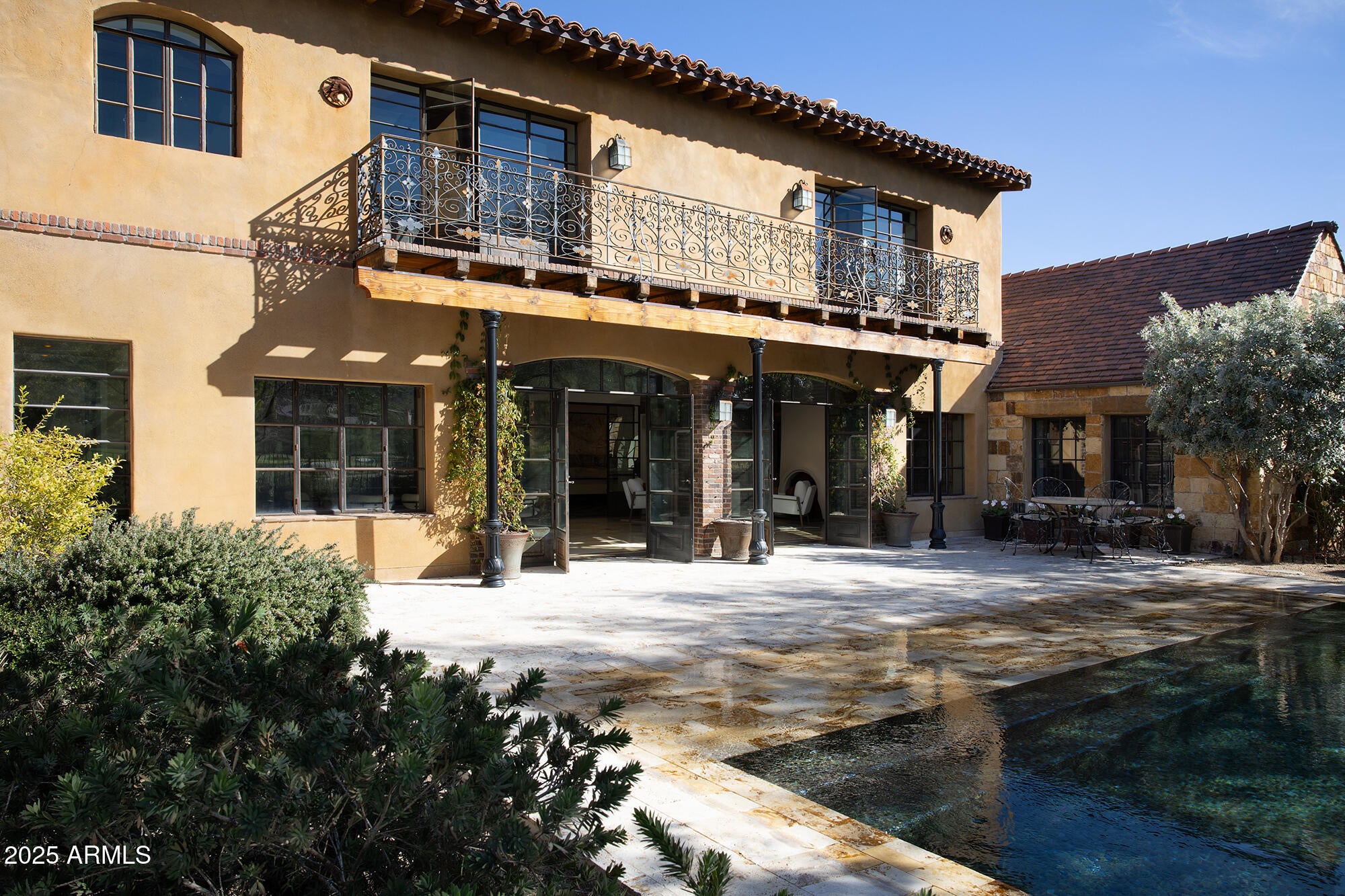 ESTANCIA - Residential
