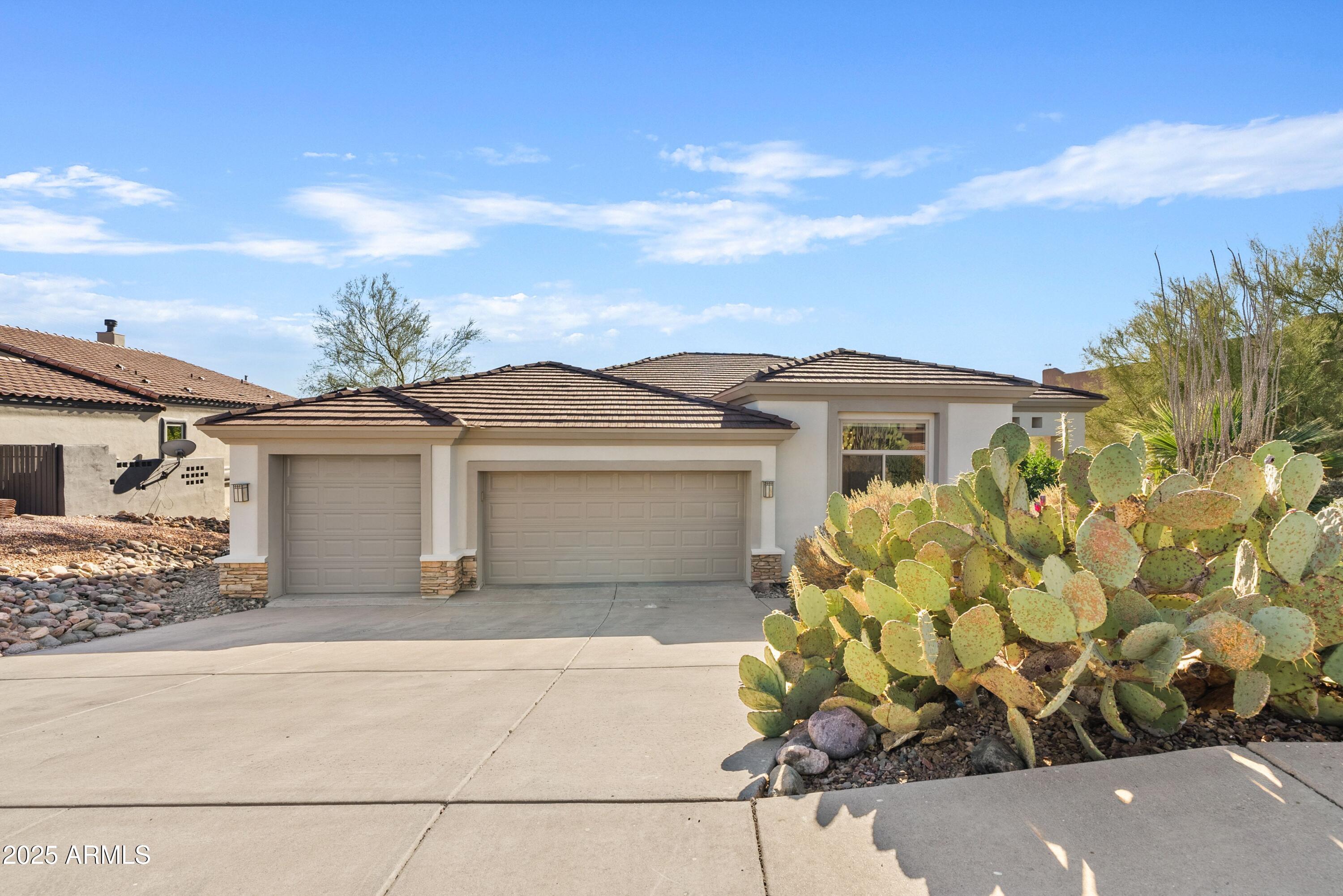 MIRAGE POINTE - Residential