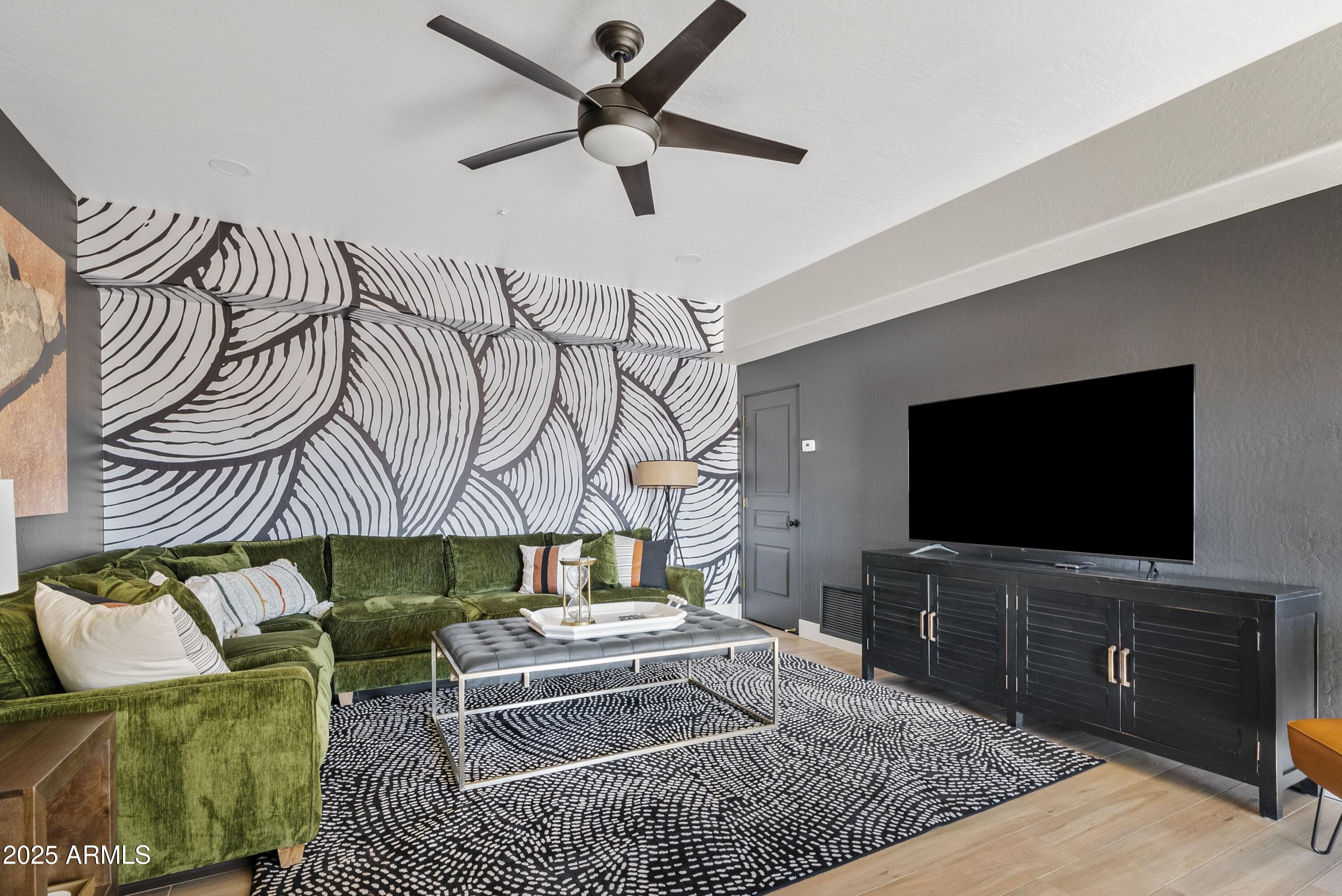 MIRAGE POINTE - Residential