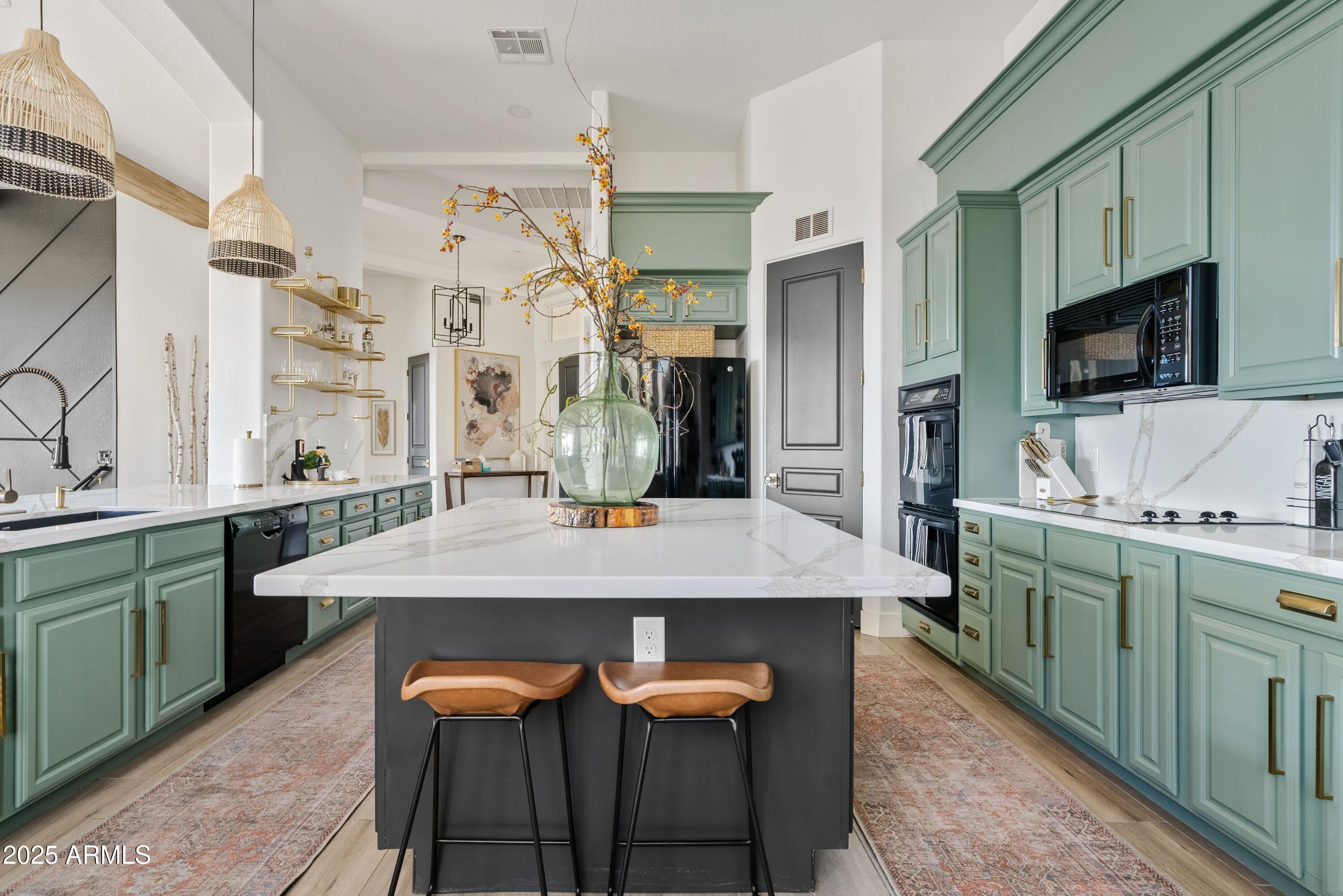 MIRAGE POINTE - Residential