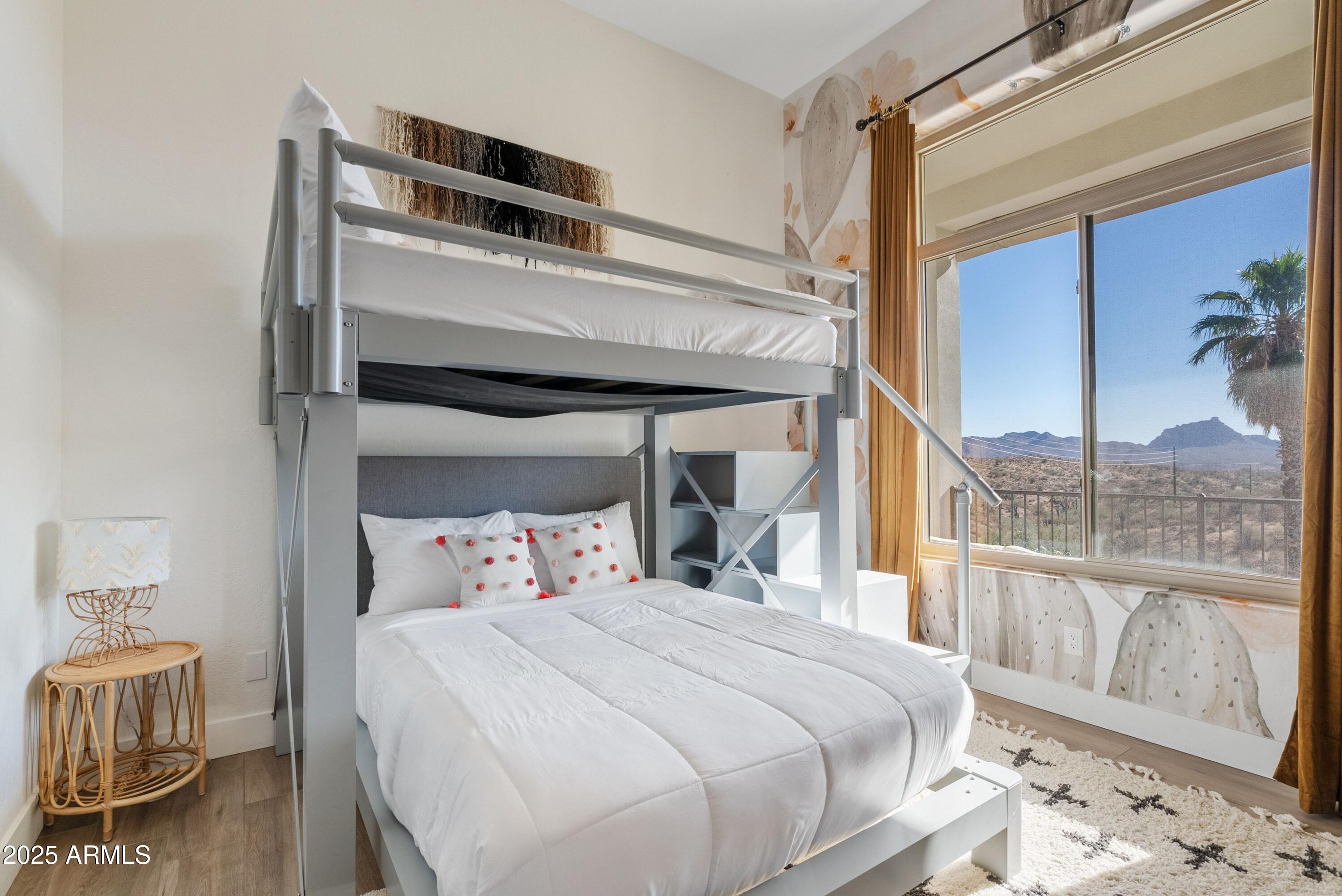MIRAGE POINTE - Residential