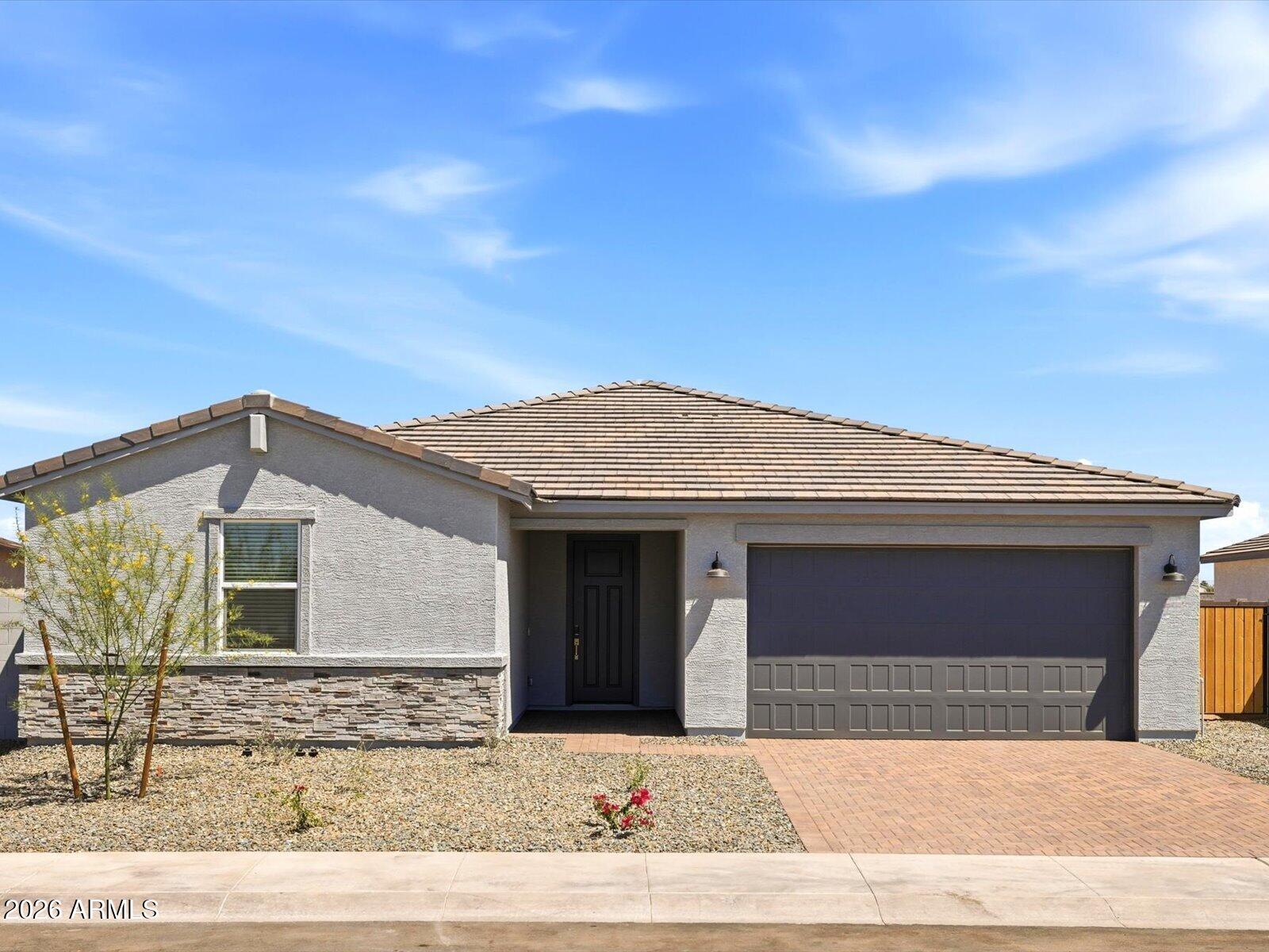 LEGACY PLACE PHASE 1 GLENDALE - Residential