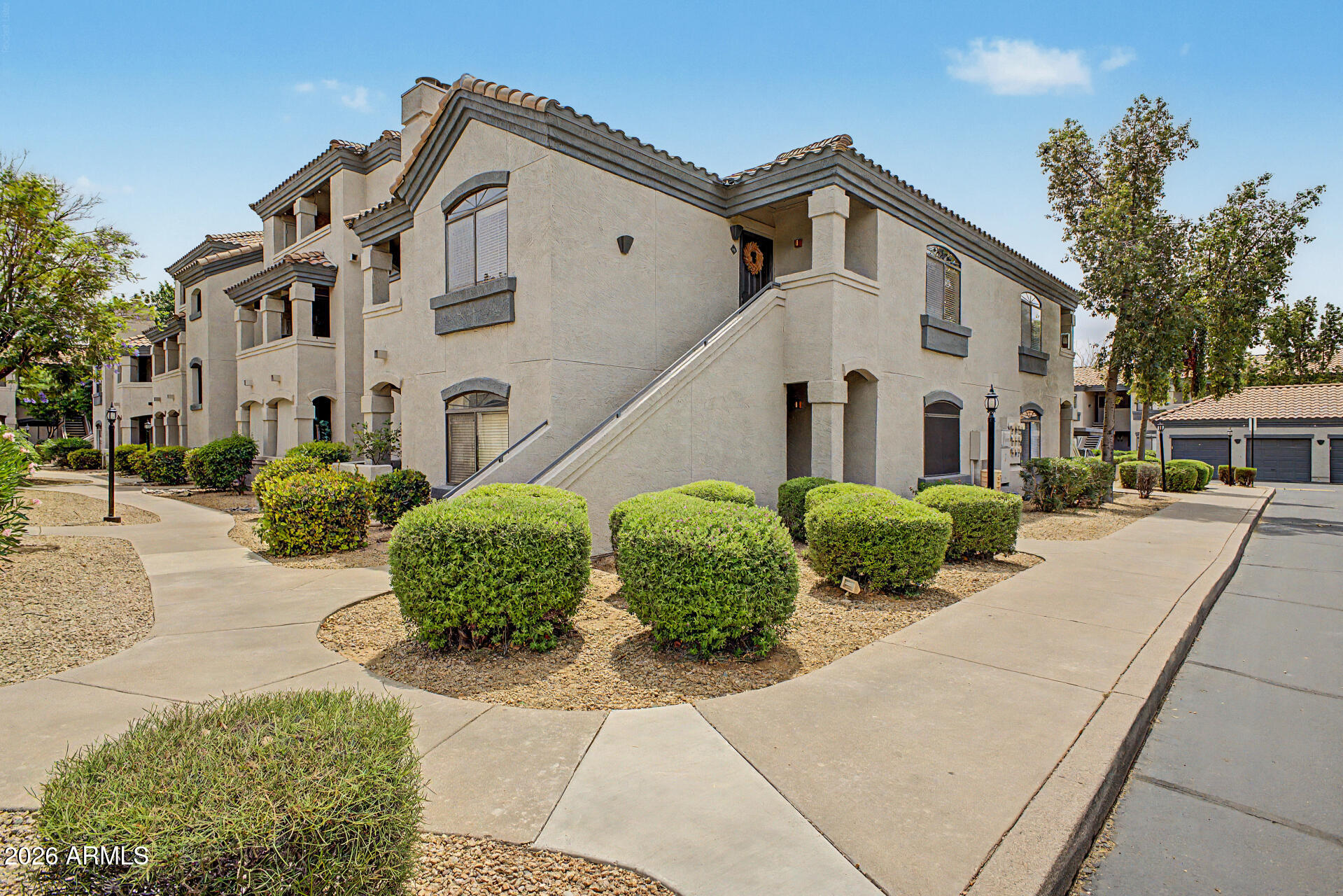 SIGNATURE SCOTTSDALE CONDOMINIUM - Residential
