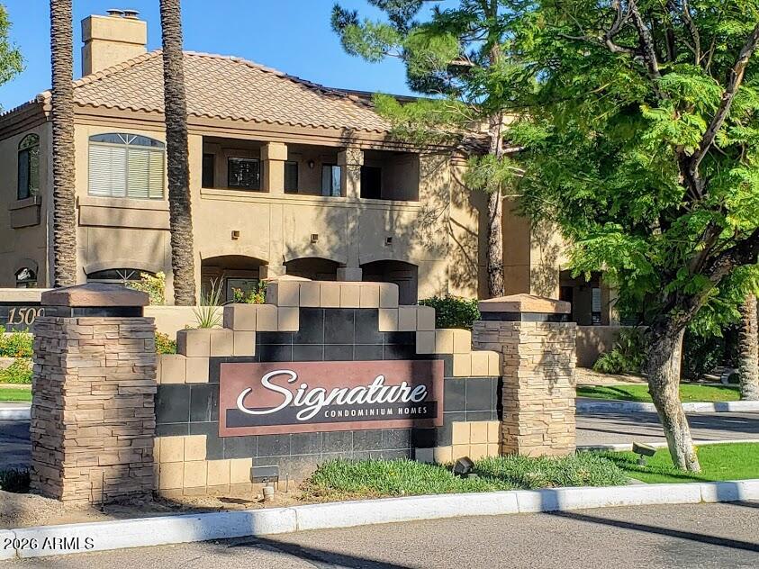 SIGNATURE SCOTTSDALE CONDOMINIUM - Residential