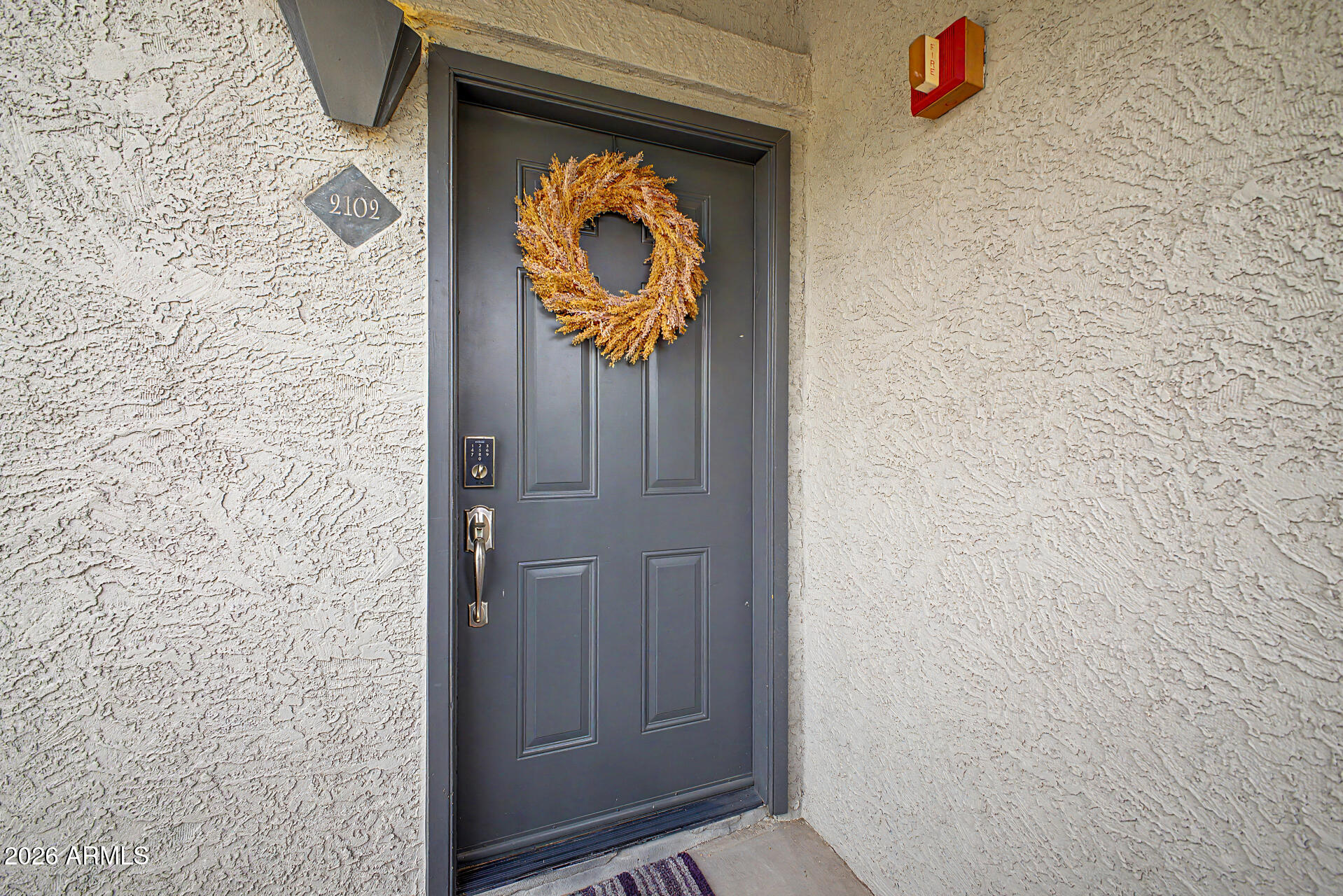 SIGNATURE SCOTTSDALE CONDOMINIUM - Residential