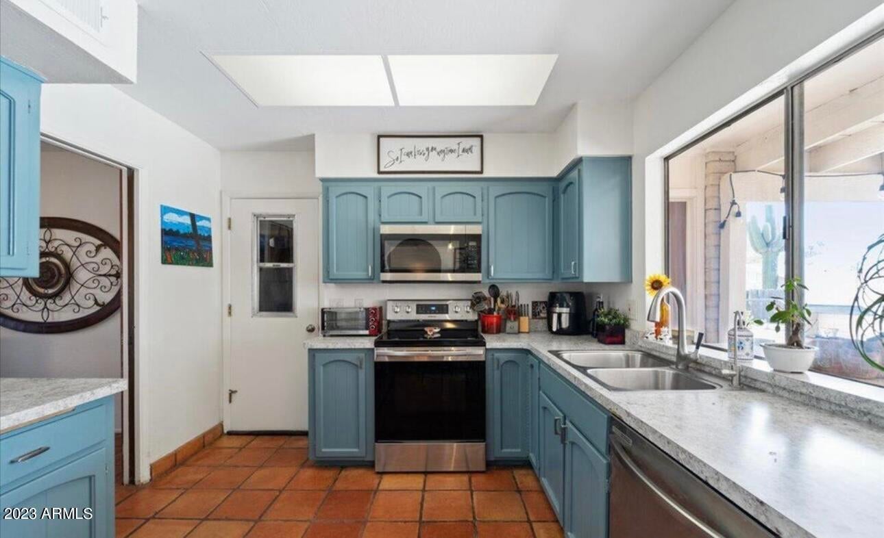 Dynamite Equestrian Properties - Residential