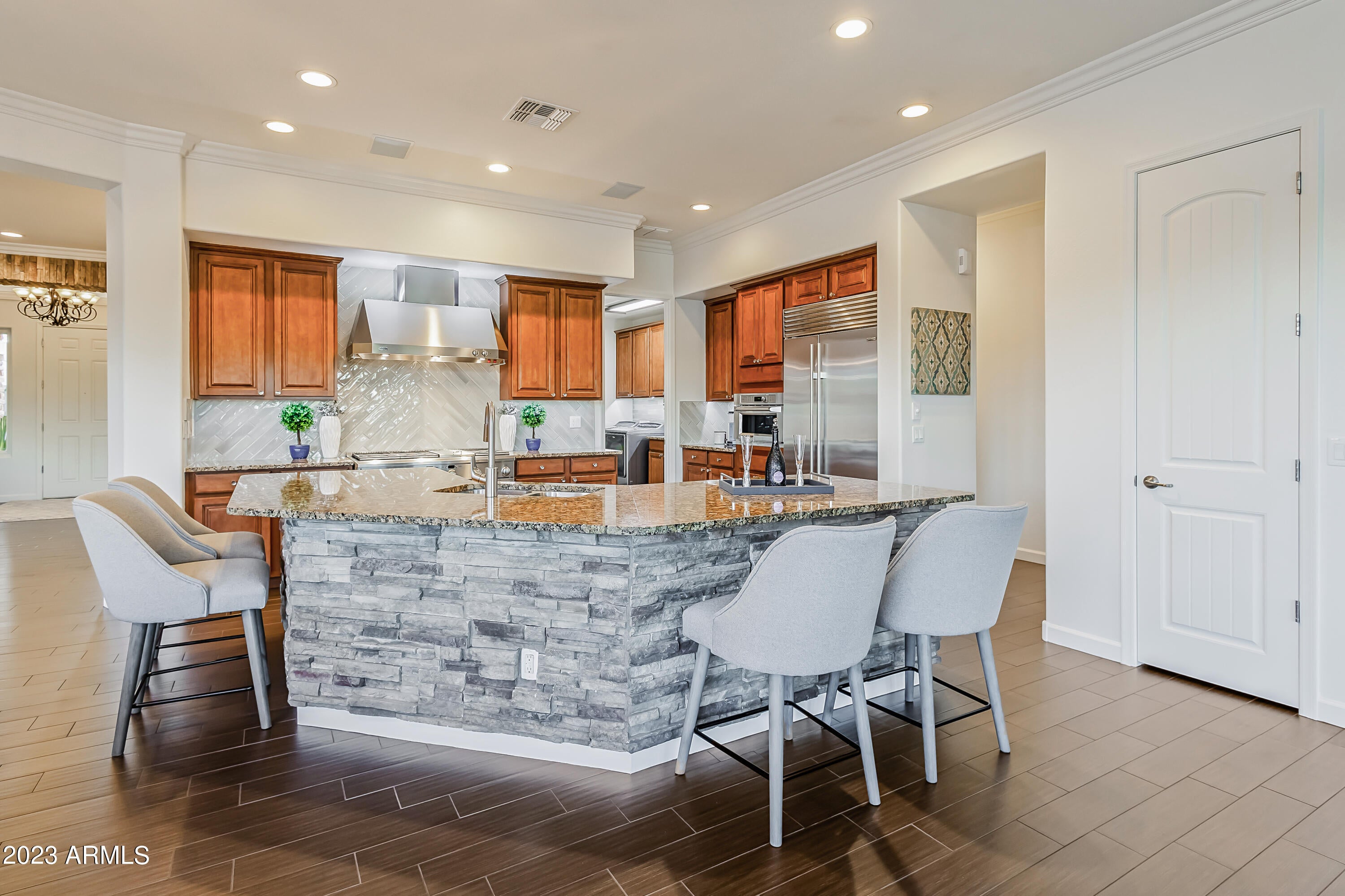 LONE MOUNTAIN - Residential
