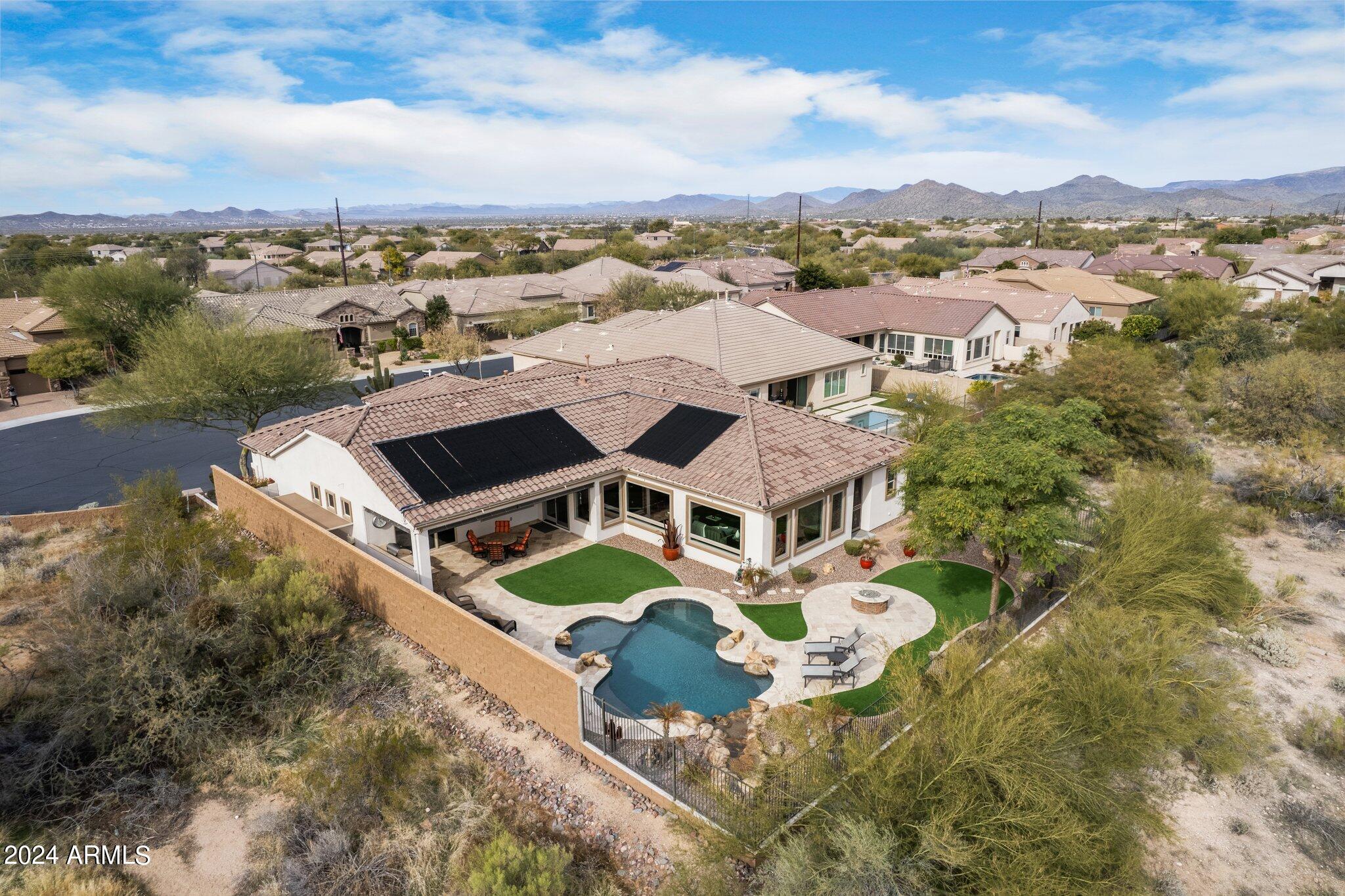 LONE MOUNTAIN - Residential