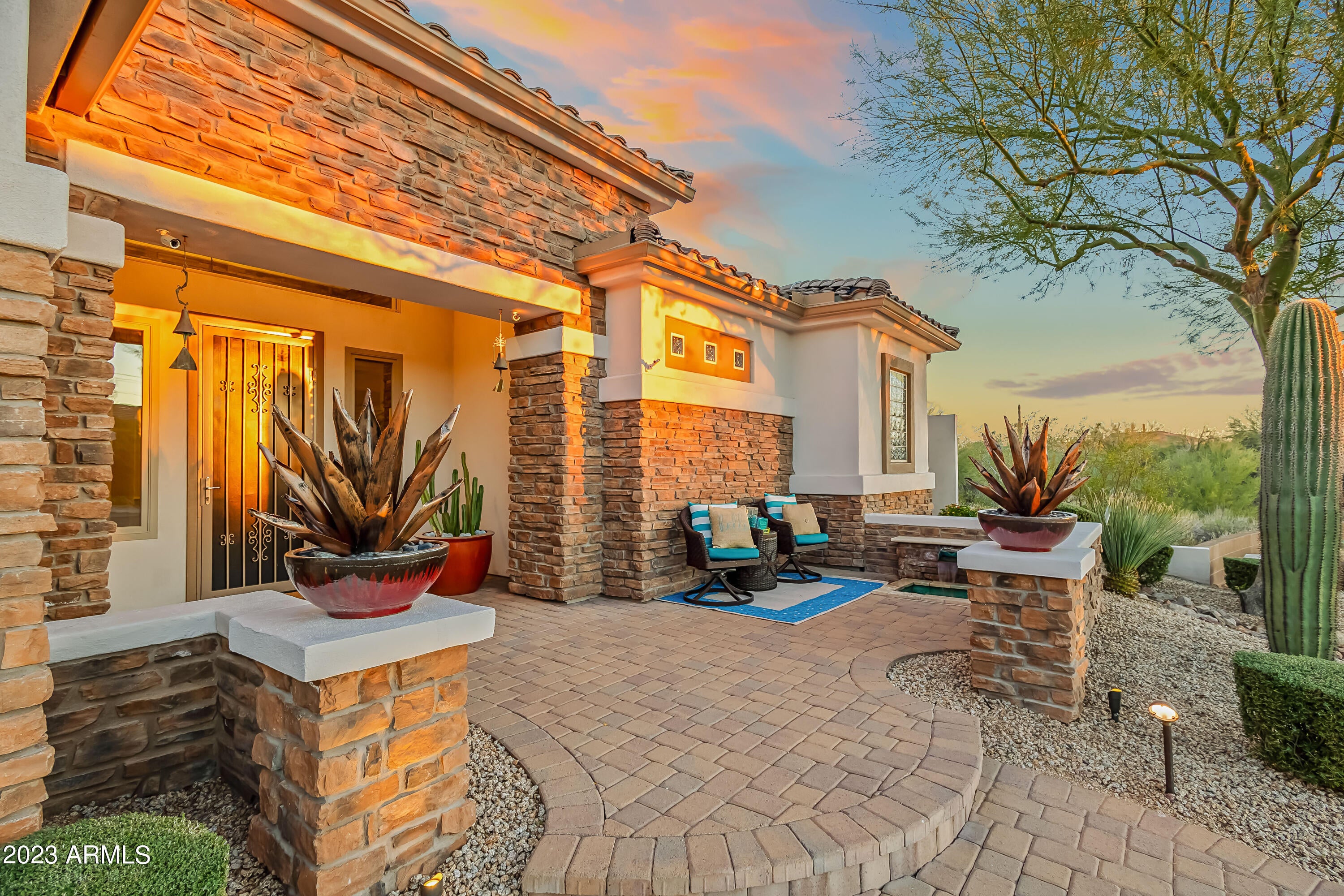 LONE MOUNTAIN - Residential
