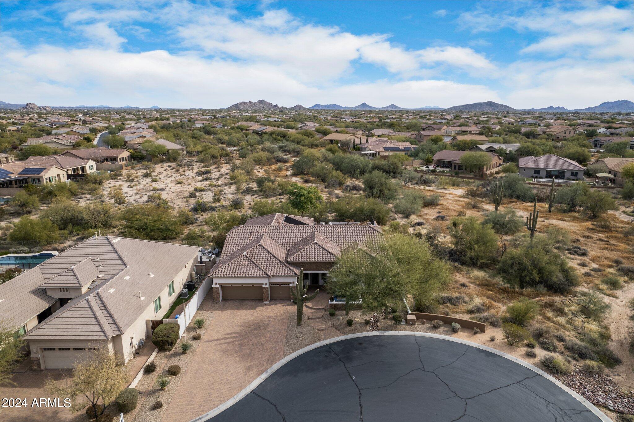 LONE MOUNTAIN - Residential