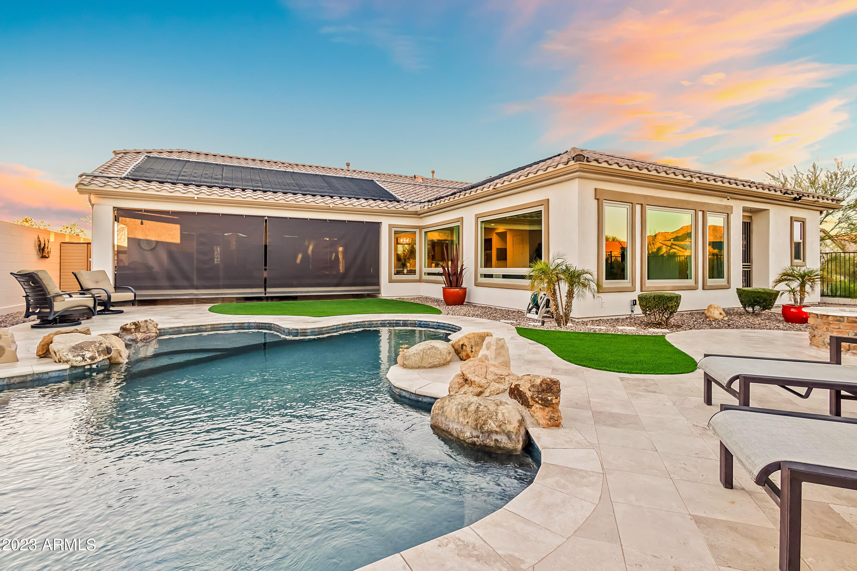 LONE MOUNTAIN - Residential