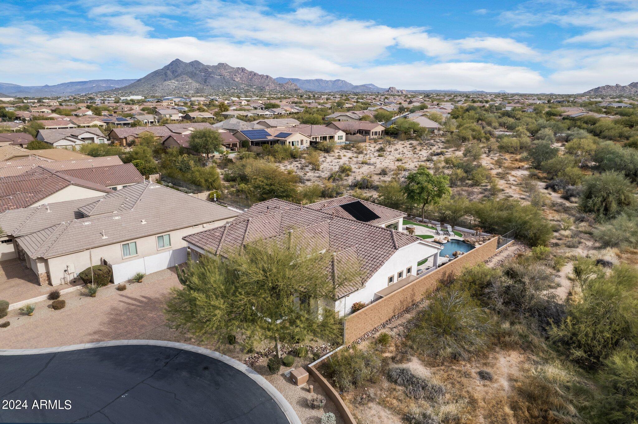 LONE MOUNTAIN - Residential