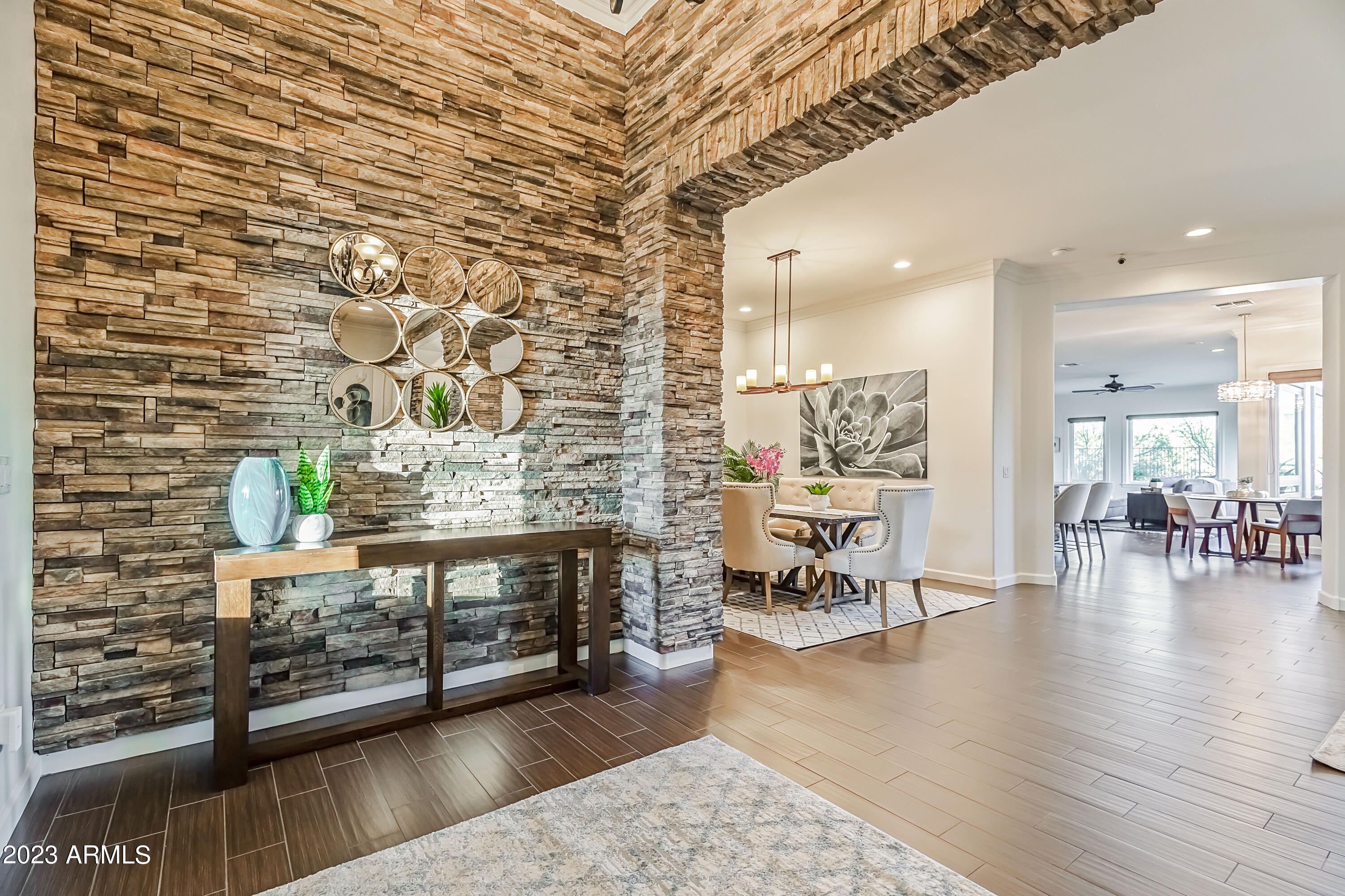 LONE MOUNTAIN - Residential