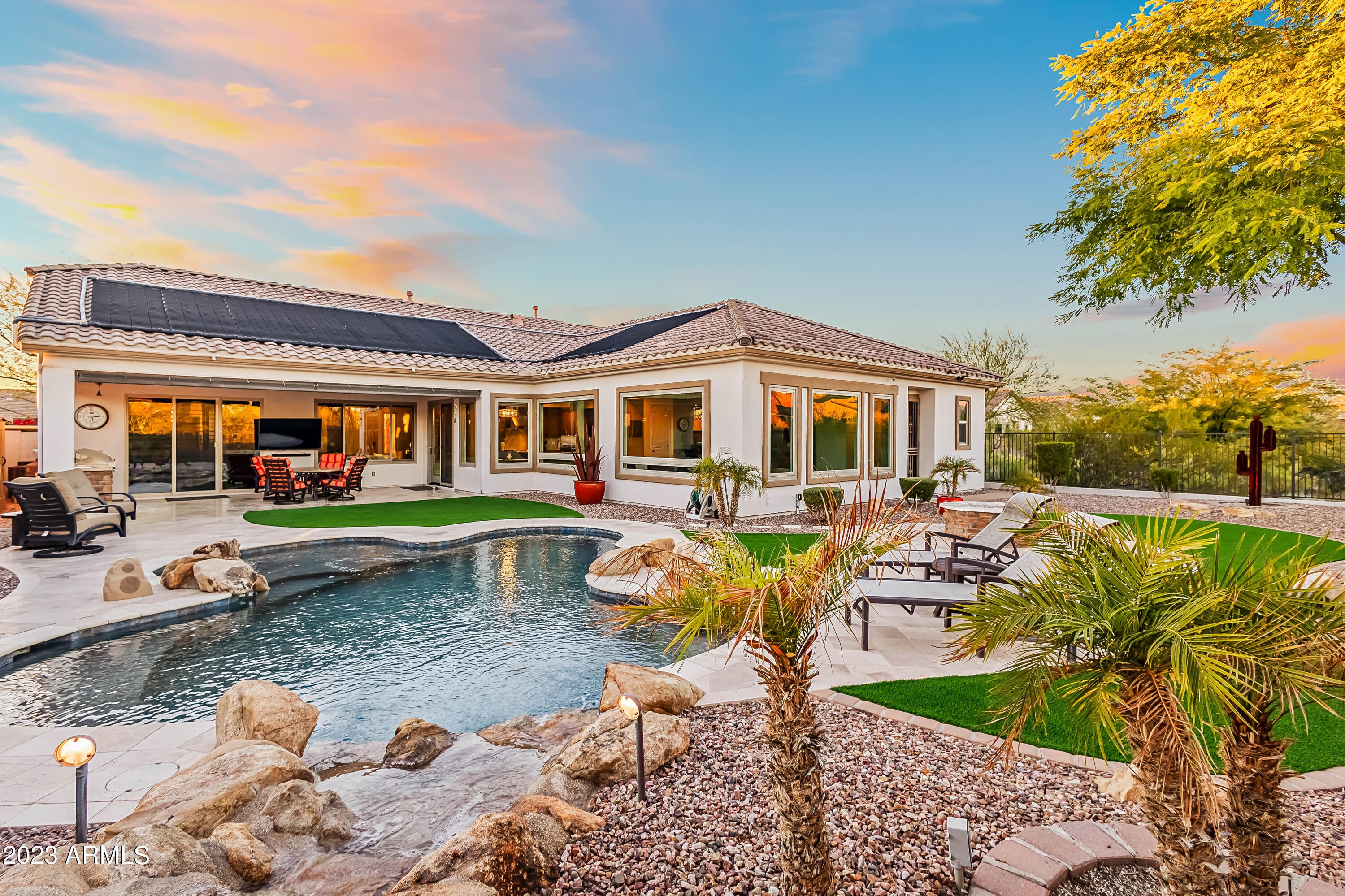 LONE MOUNTAIN - Residential