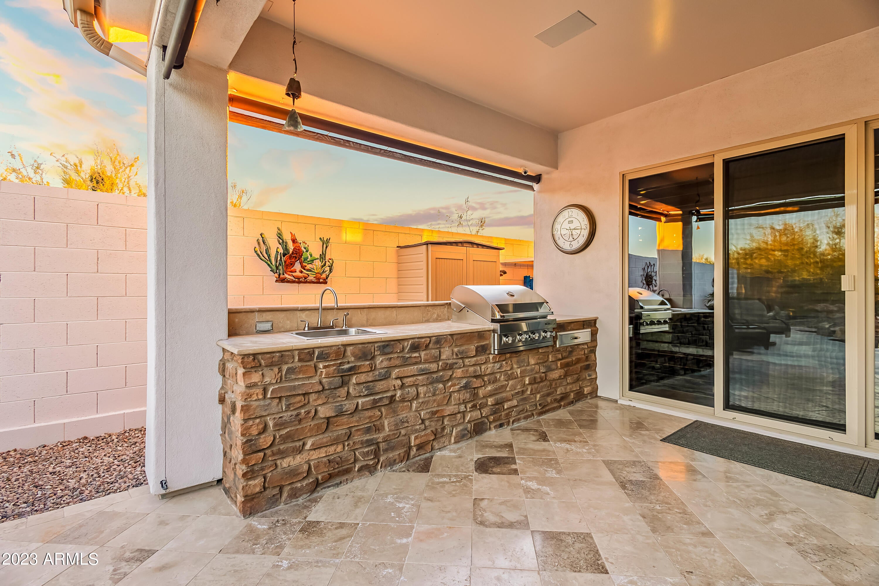 LONE MOUNTAIN - Residential