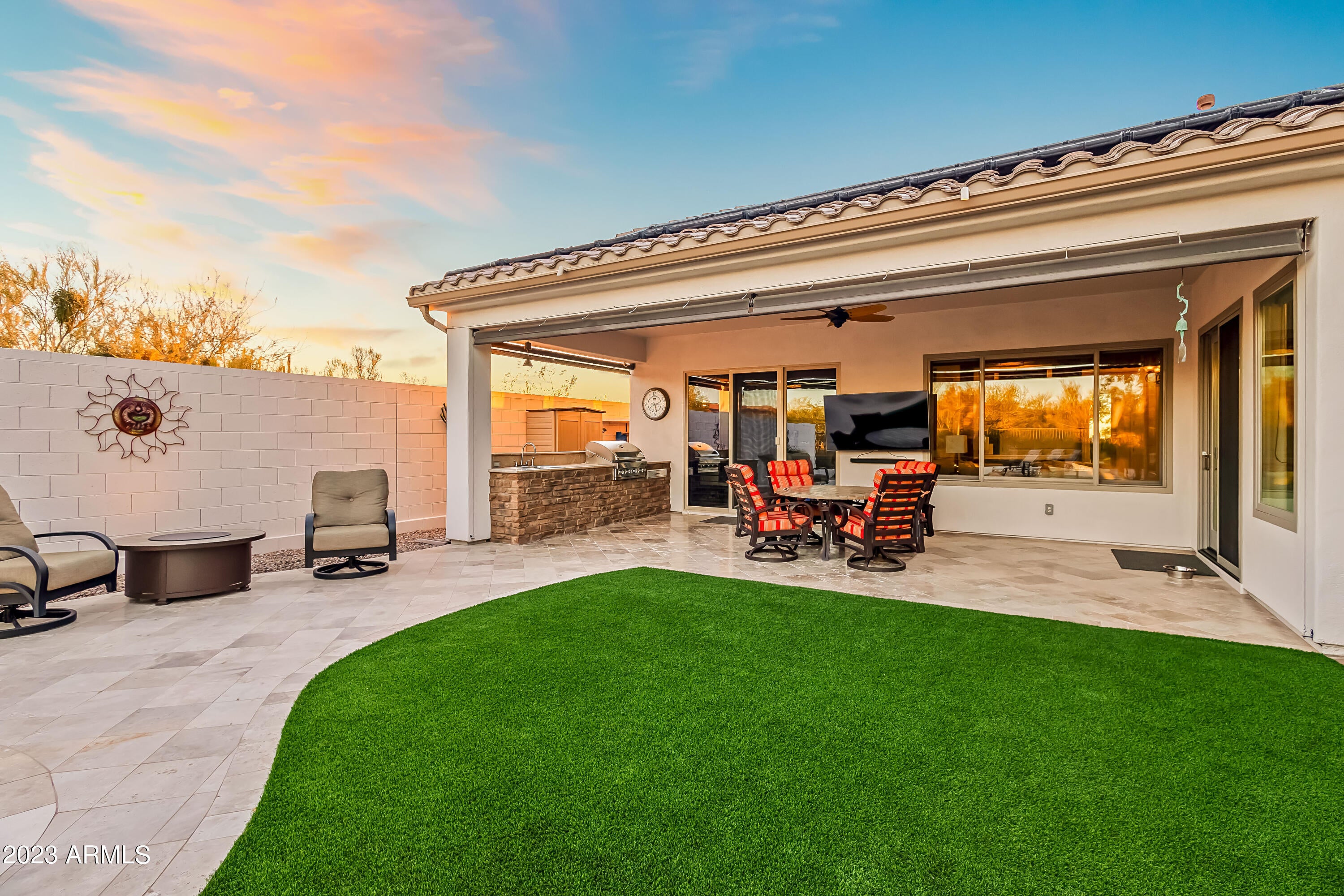 LONE MOUNTAIN - Residential