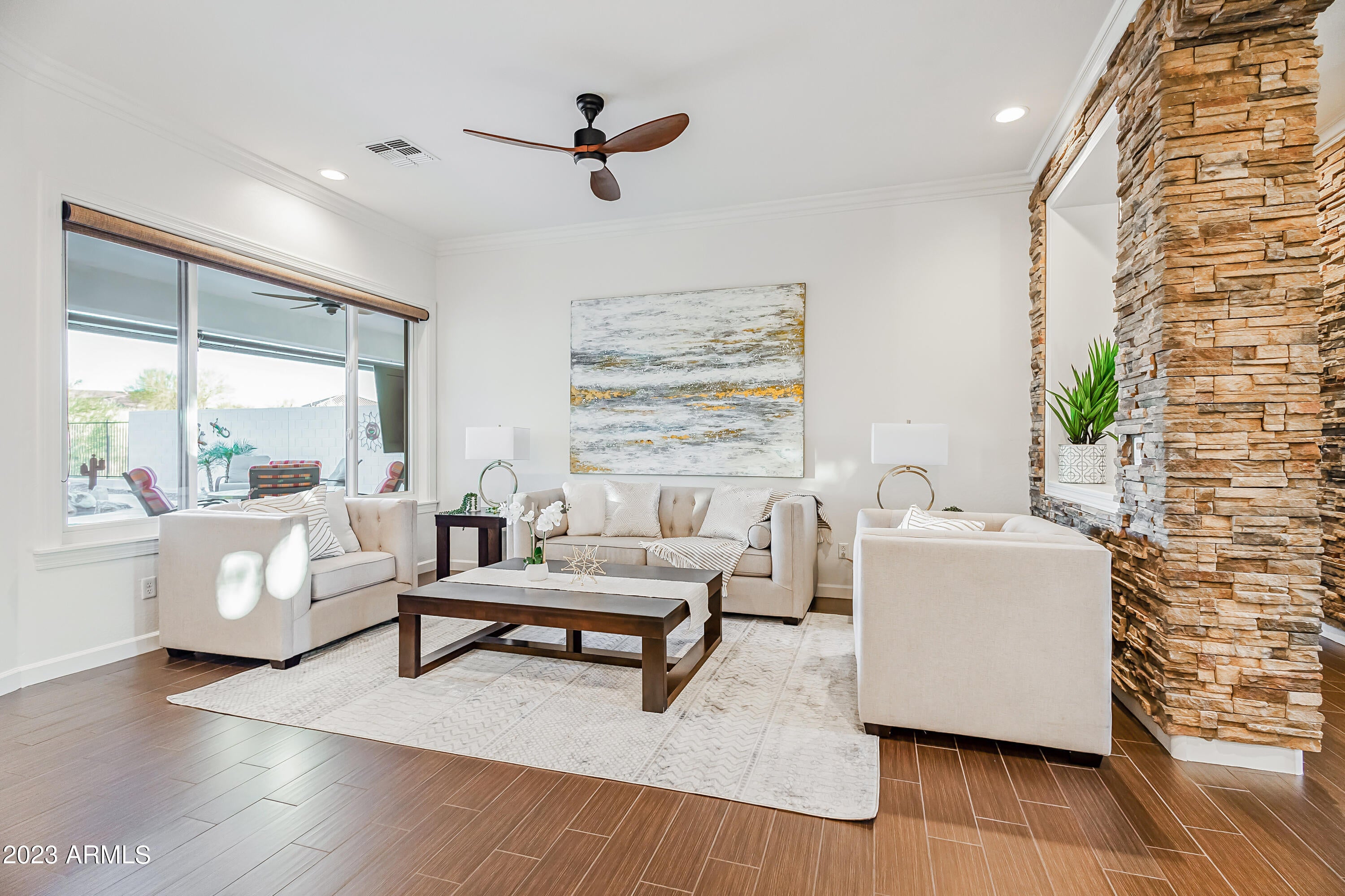 LONE MOUNTAIN - Residential