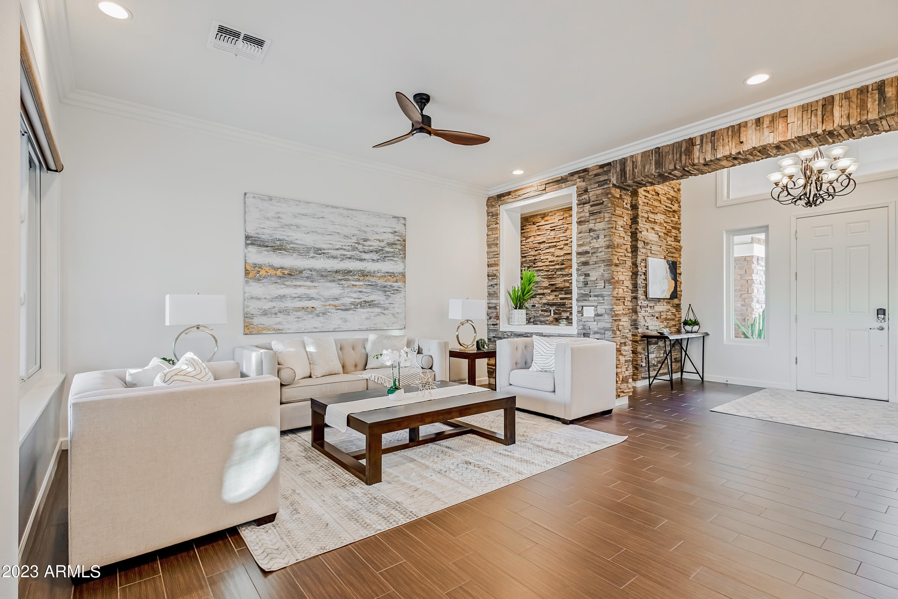LONE MOUNTAIN - Residential
