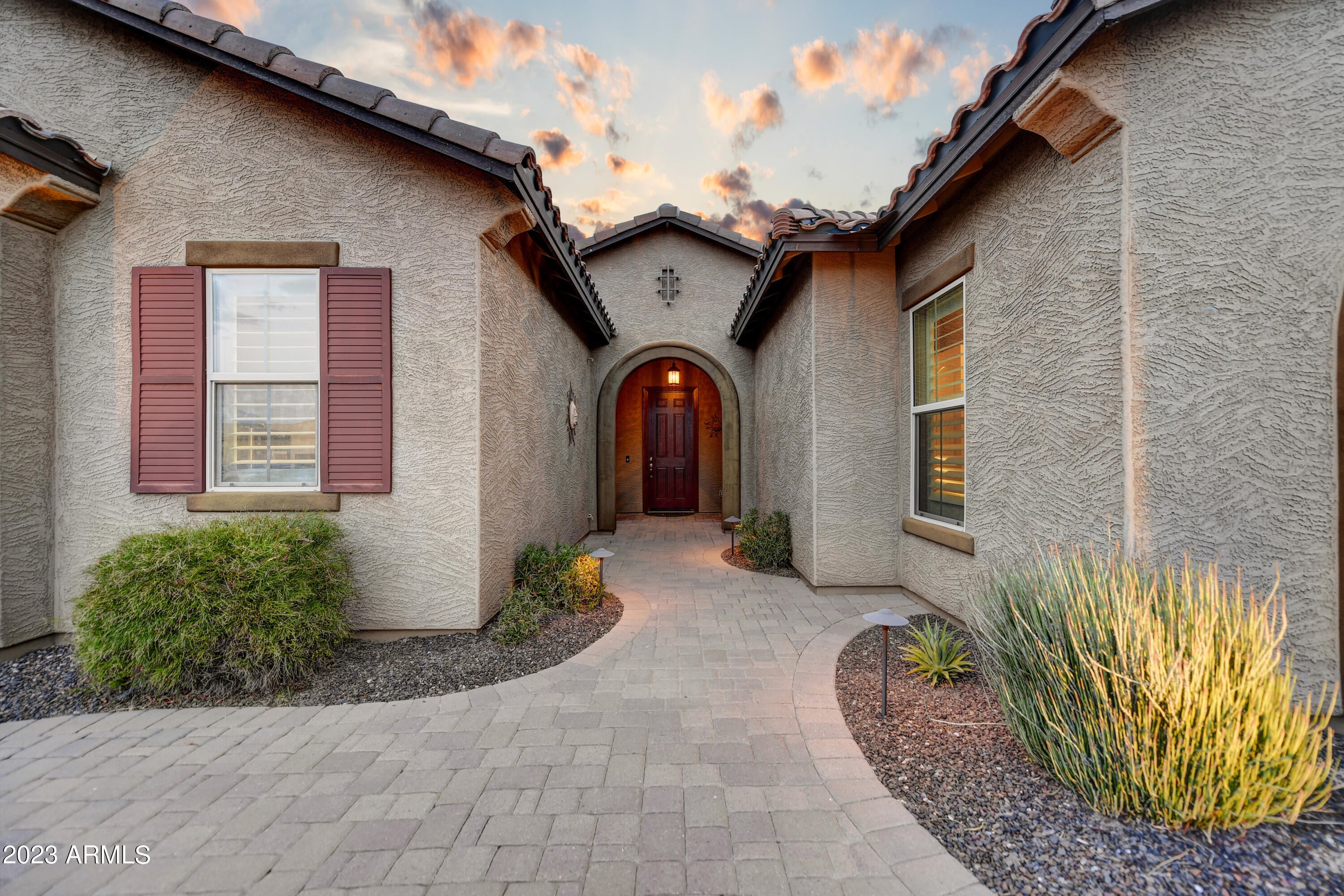LONE MOUNTAIN - Residential