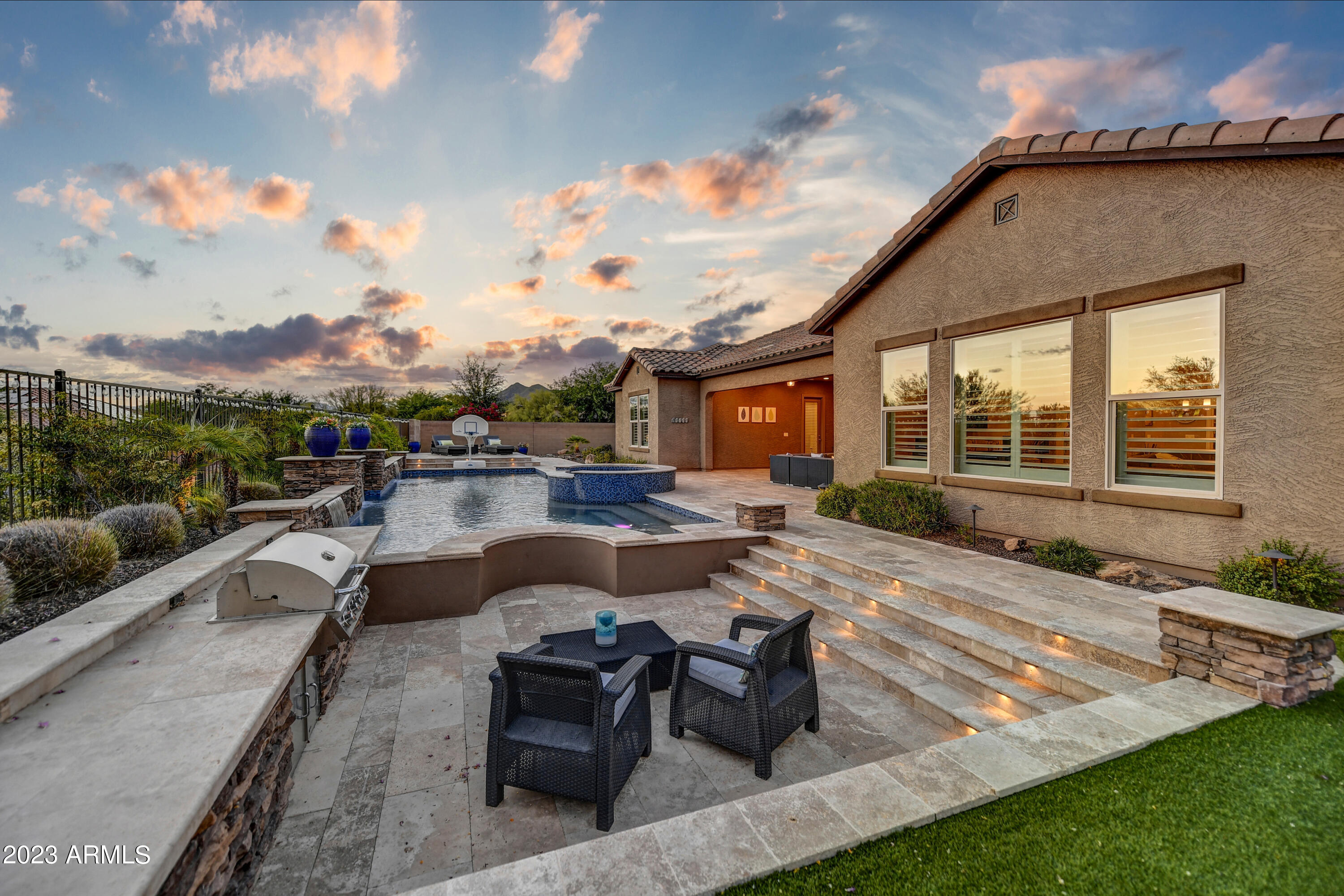 LONE MOUNTAIN - Residential