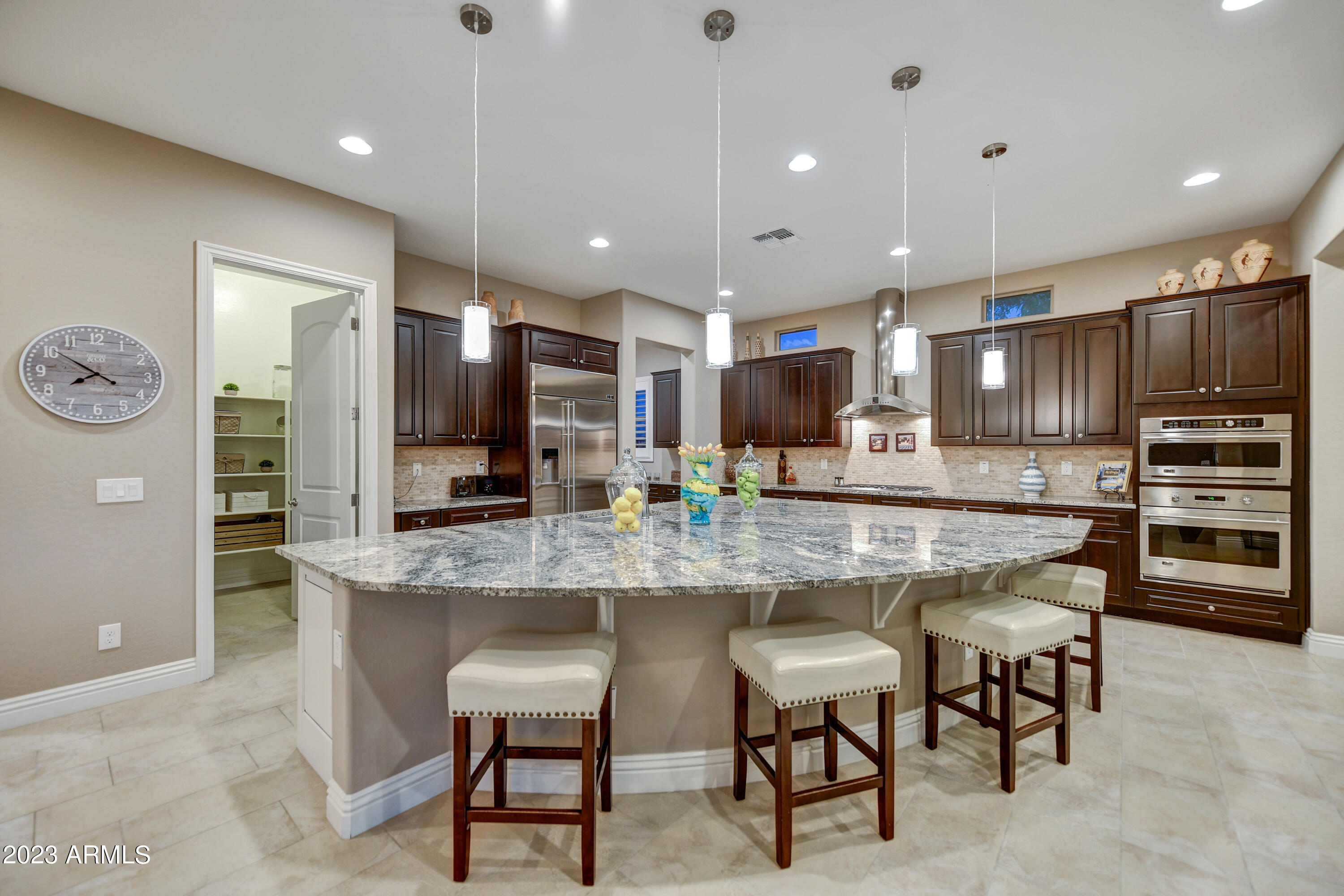 LONE MOUNTAIN - Residential