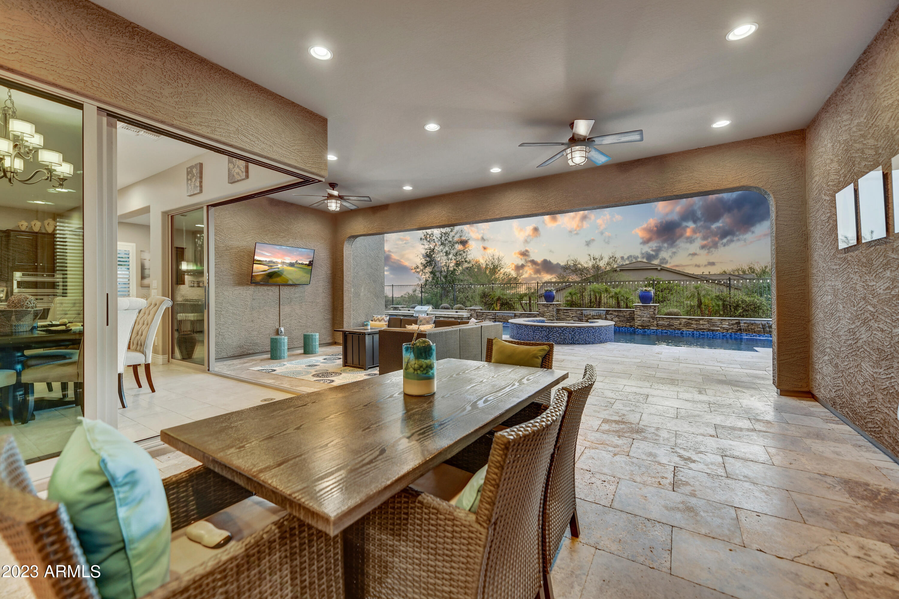 LONE MOUNTAIN - Residential