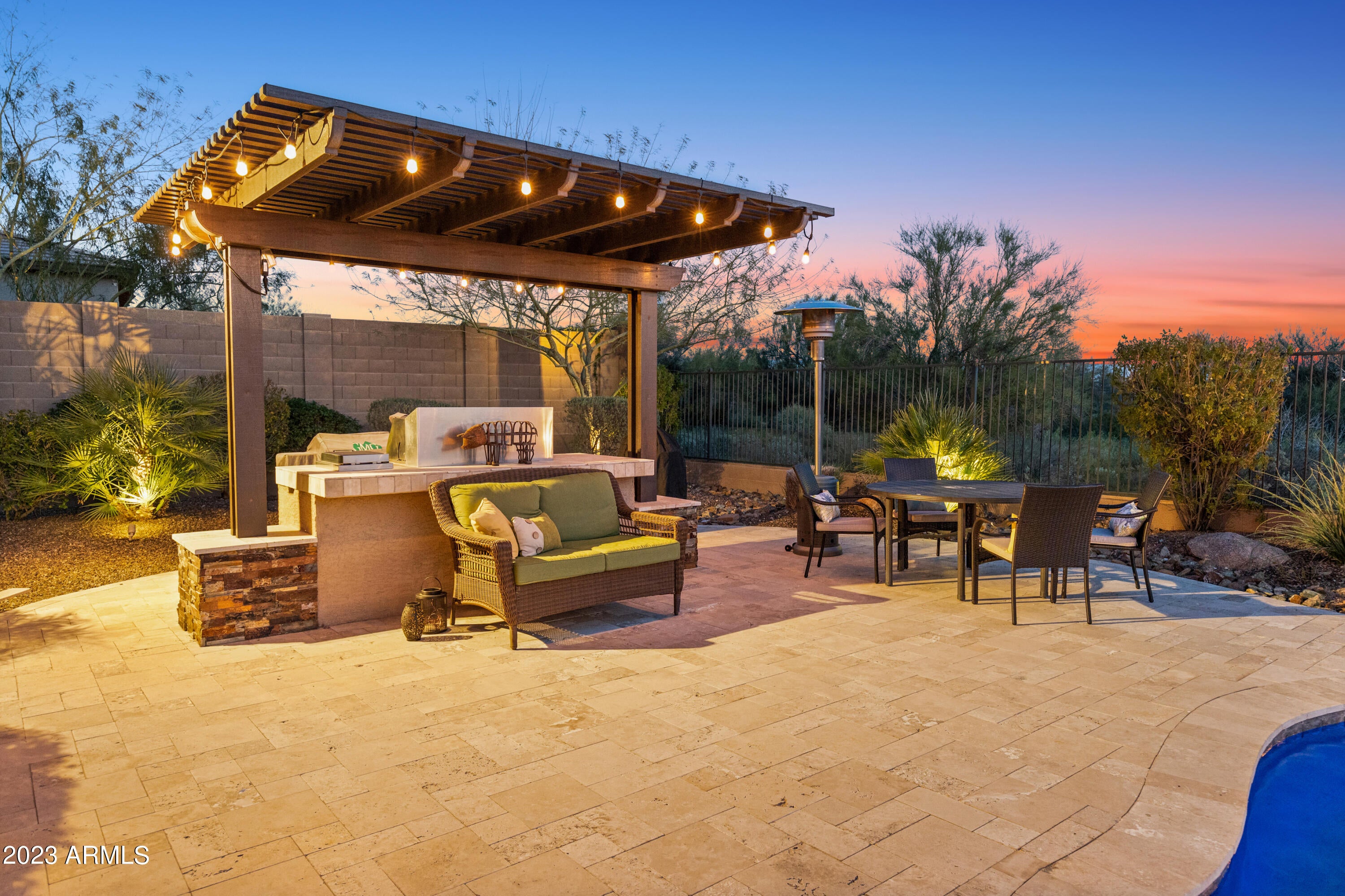 LONE MOUNTAIN - Residential