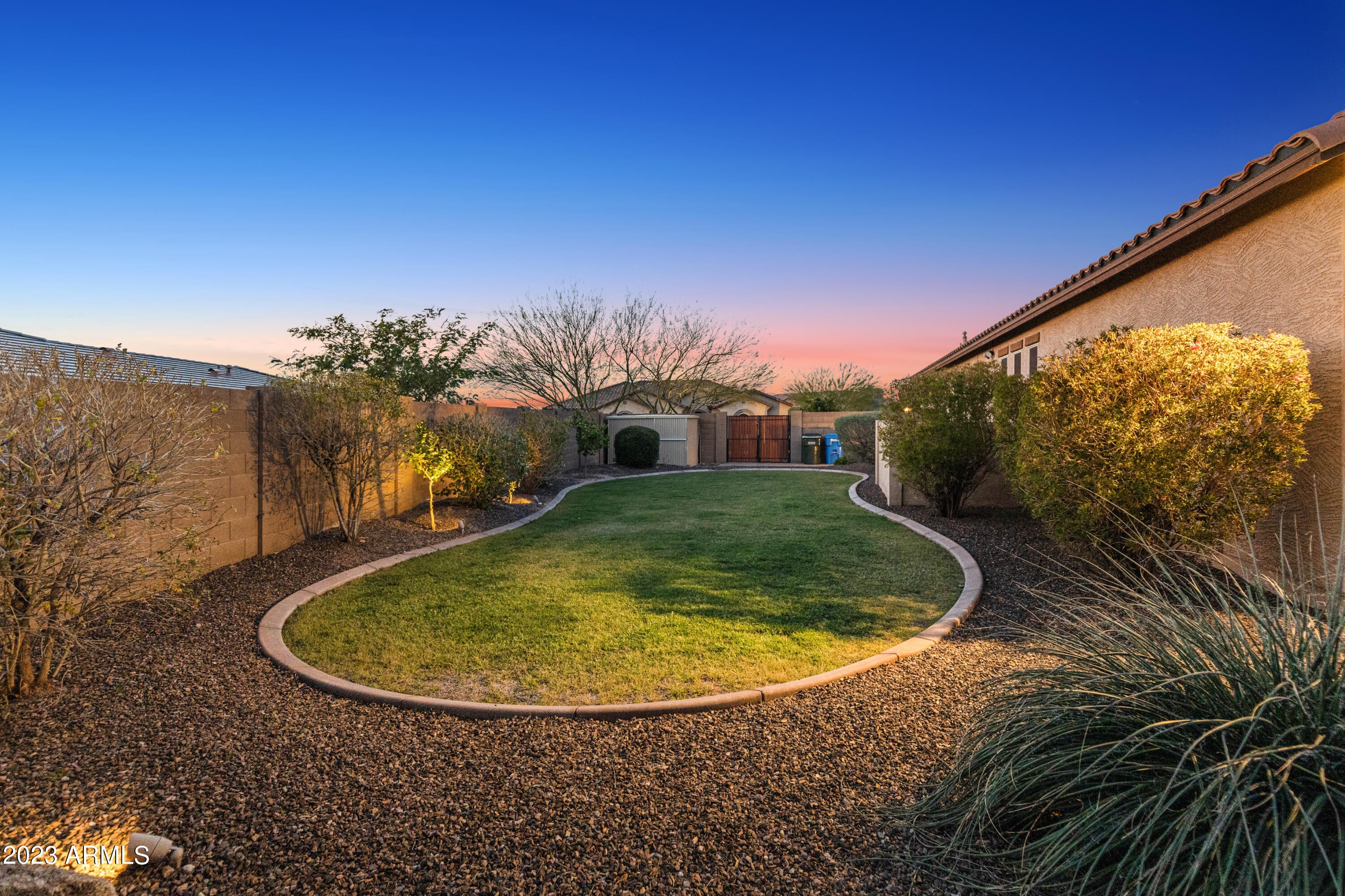 LONE MOUNTAIN - Residential