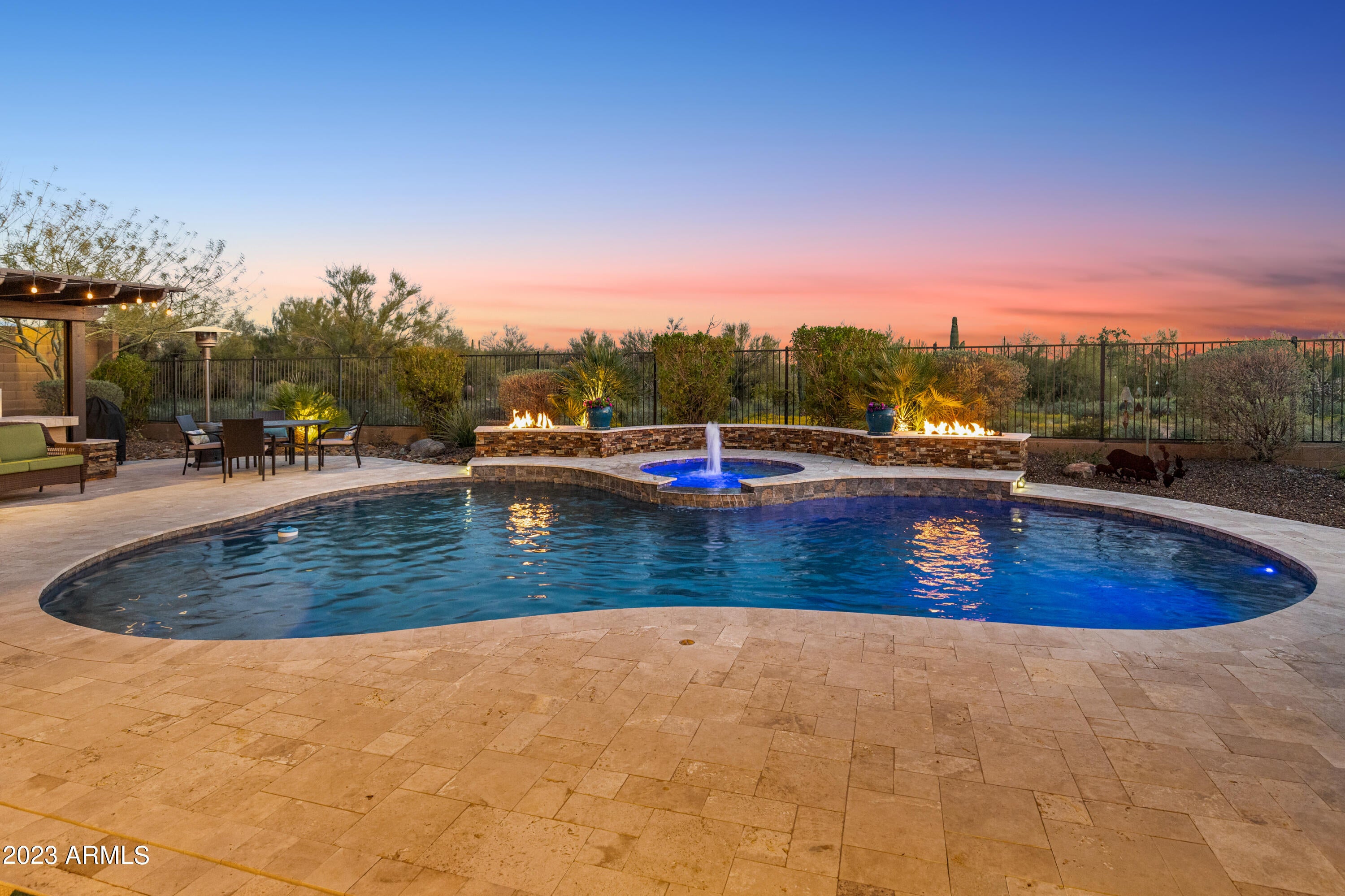 LONE MOUNTAIN - Residential