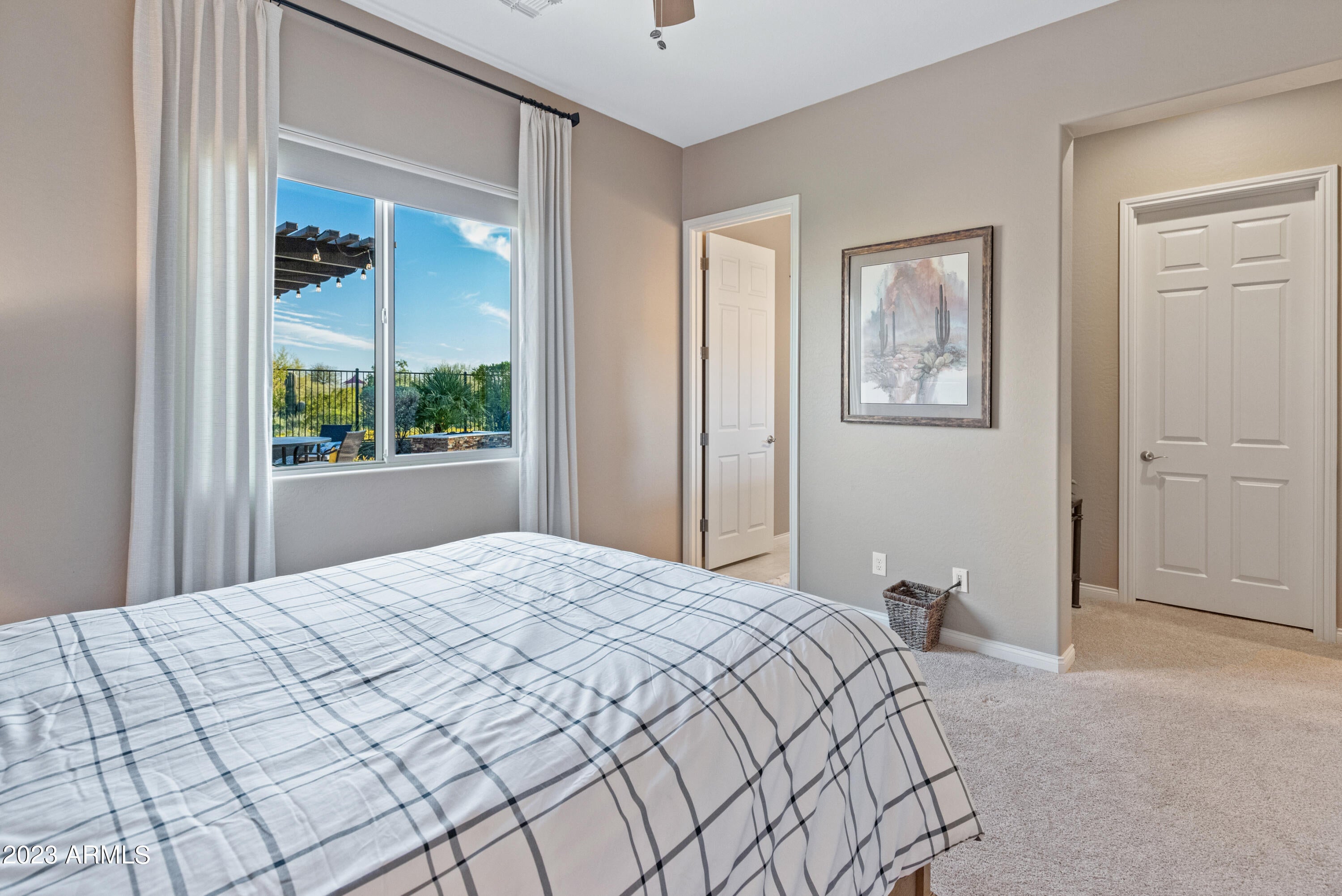 LONE MOUNTAIN - Residential