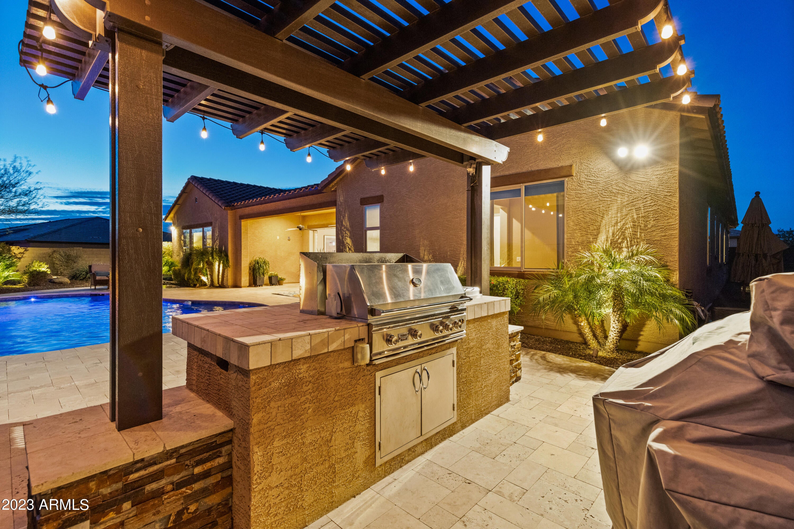 LONE MOUNTAIN - Residential