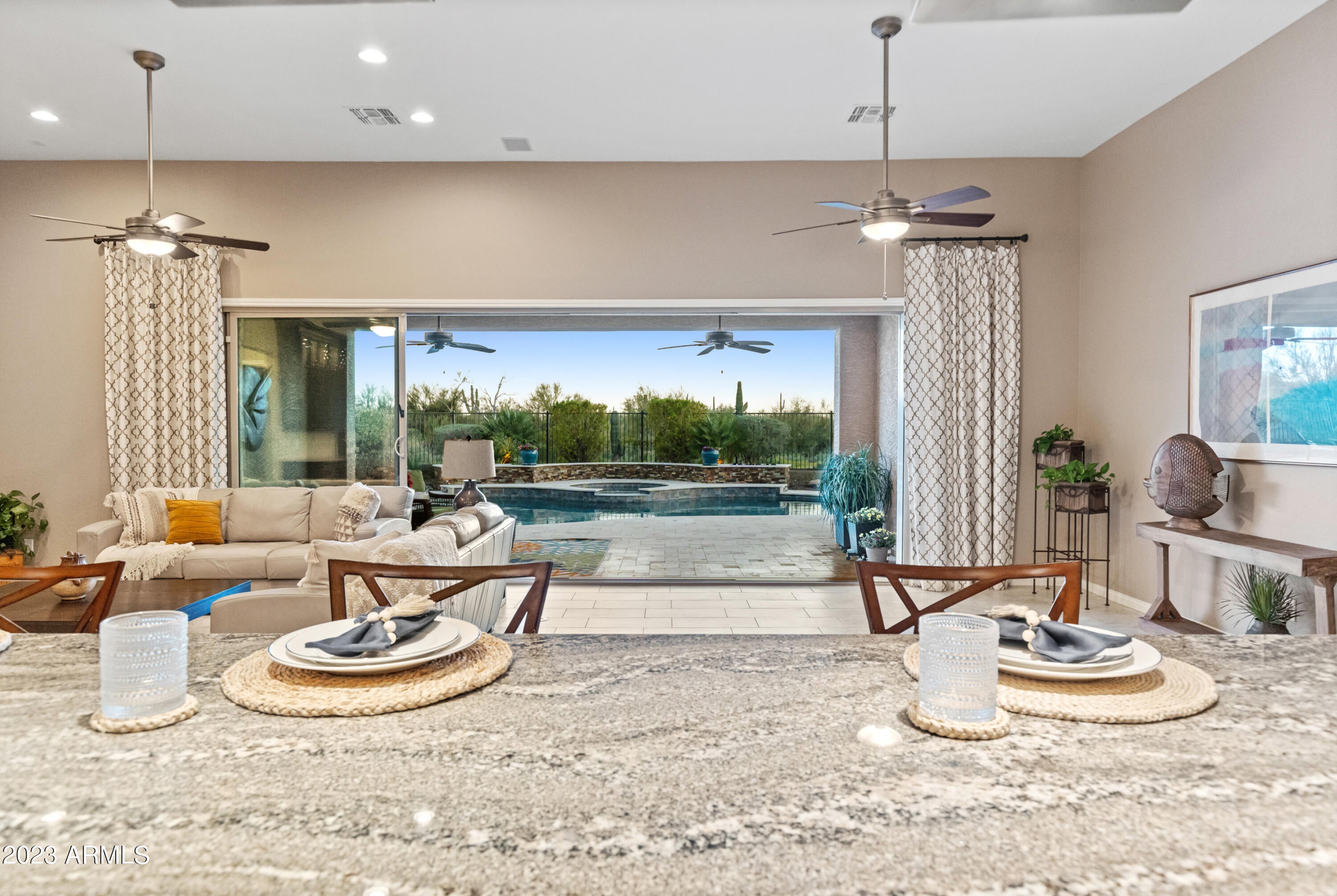 LONE MOUNTAIN - Residential