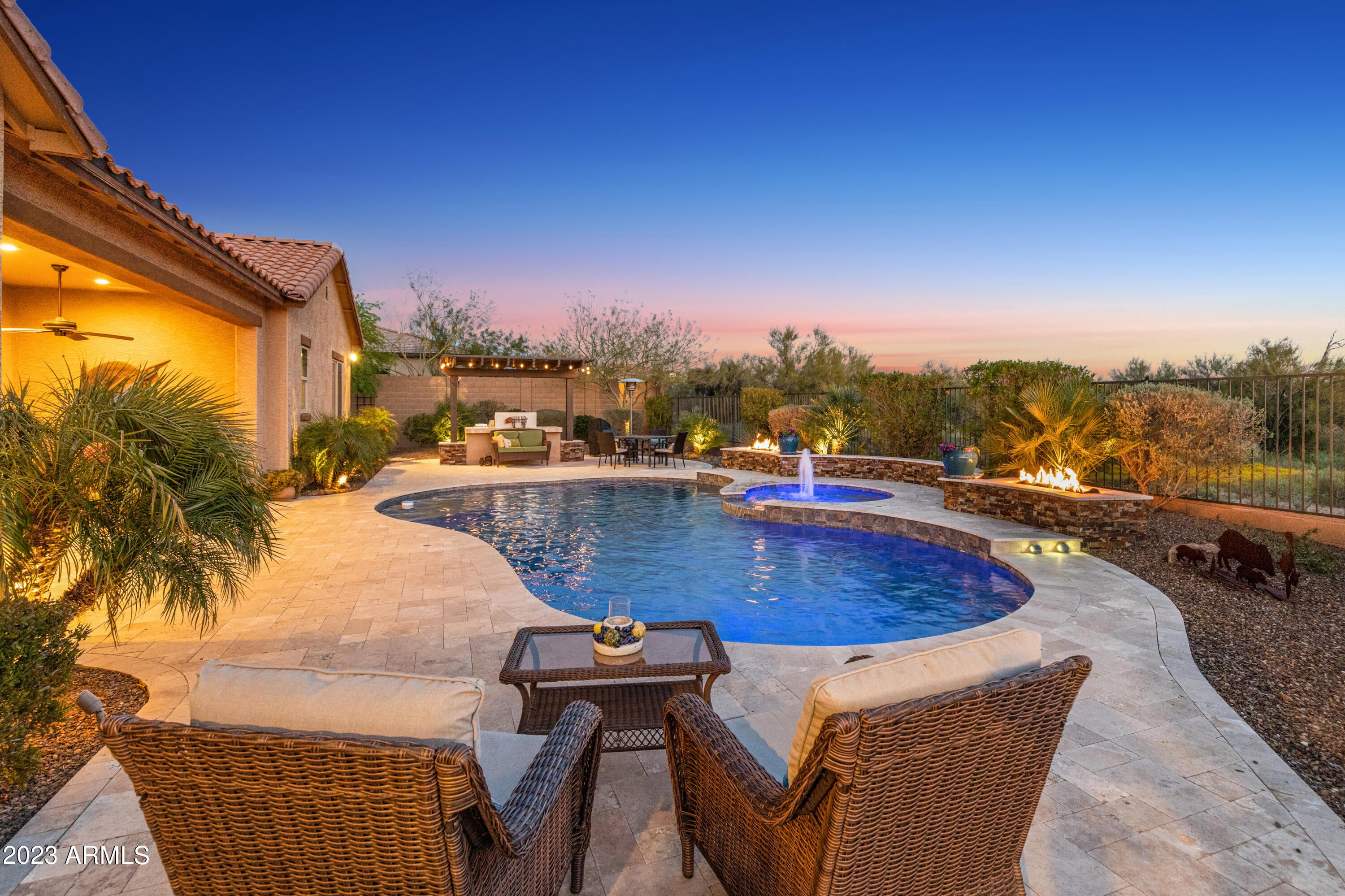 LONE MOUNTAIN - Residential