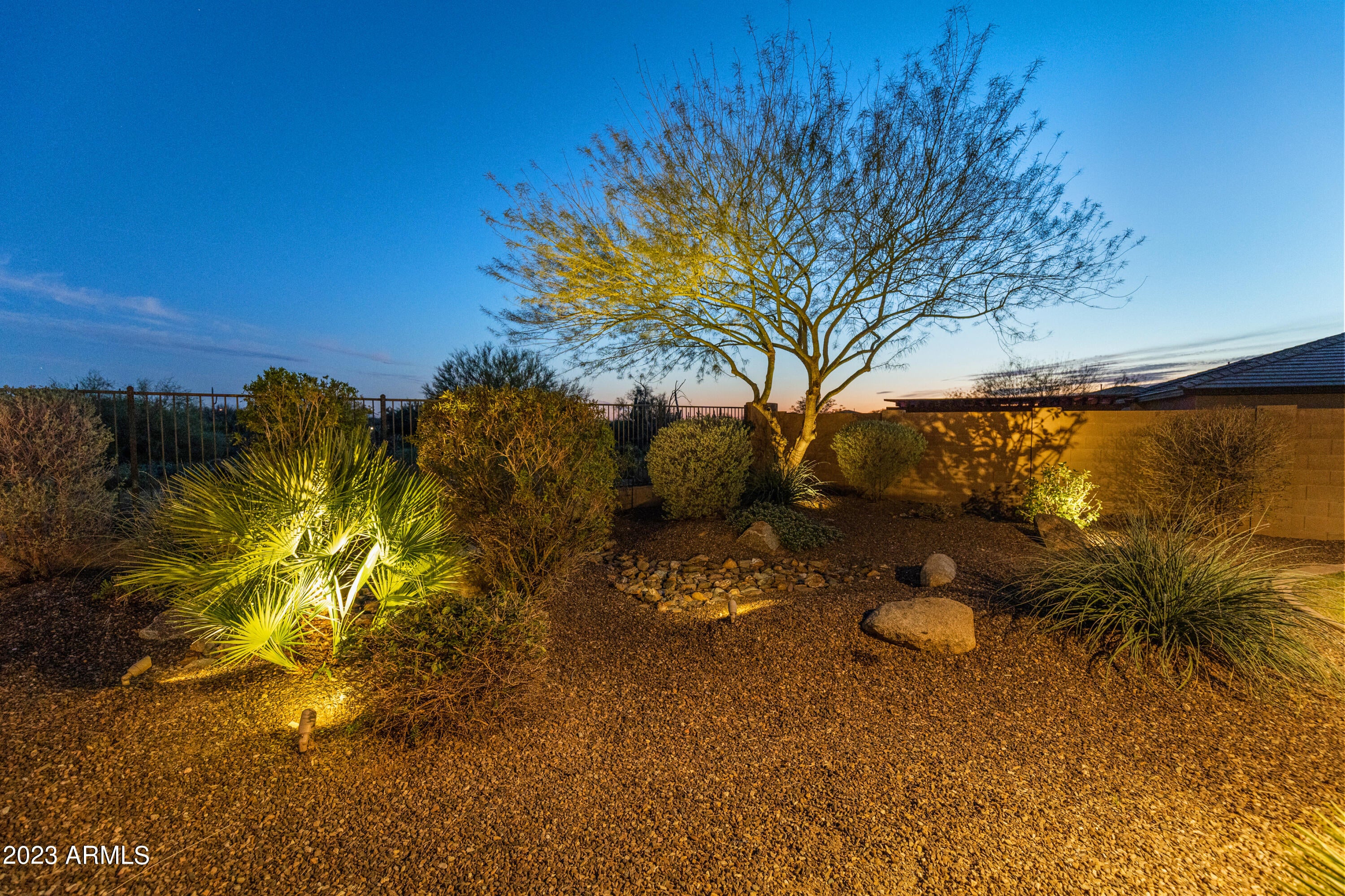 LONE MOUNTAIN - Residential