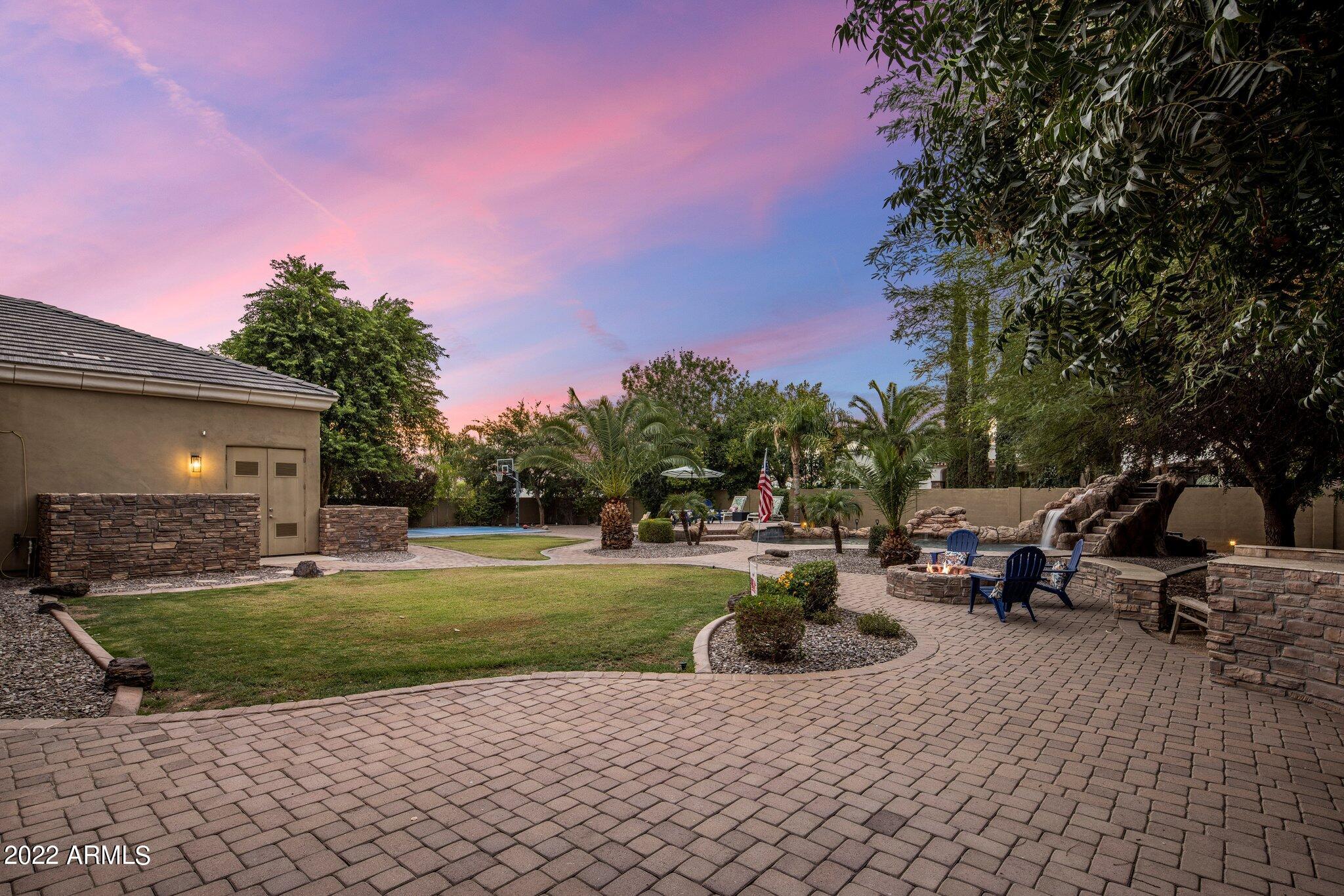 WHITEWING AT HIGLEY - Residential
