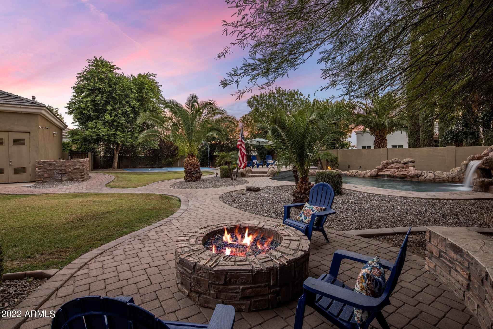 WHITEWING AT HIGLEY - Residential