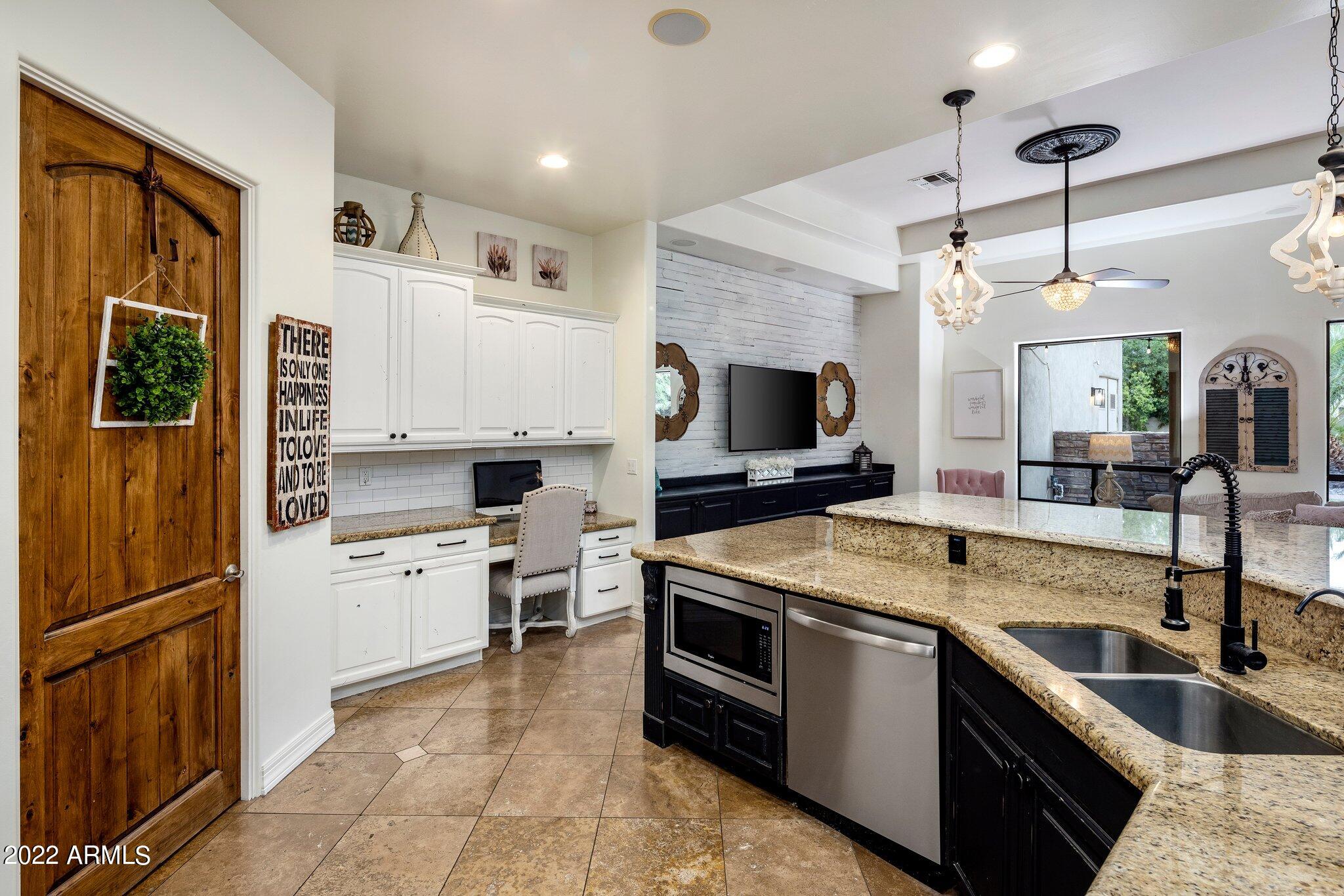 WHITEWING AT HIGLEY - Residential