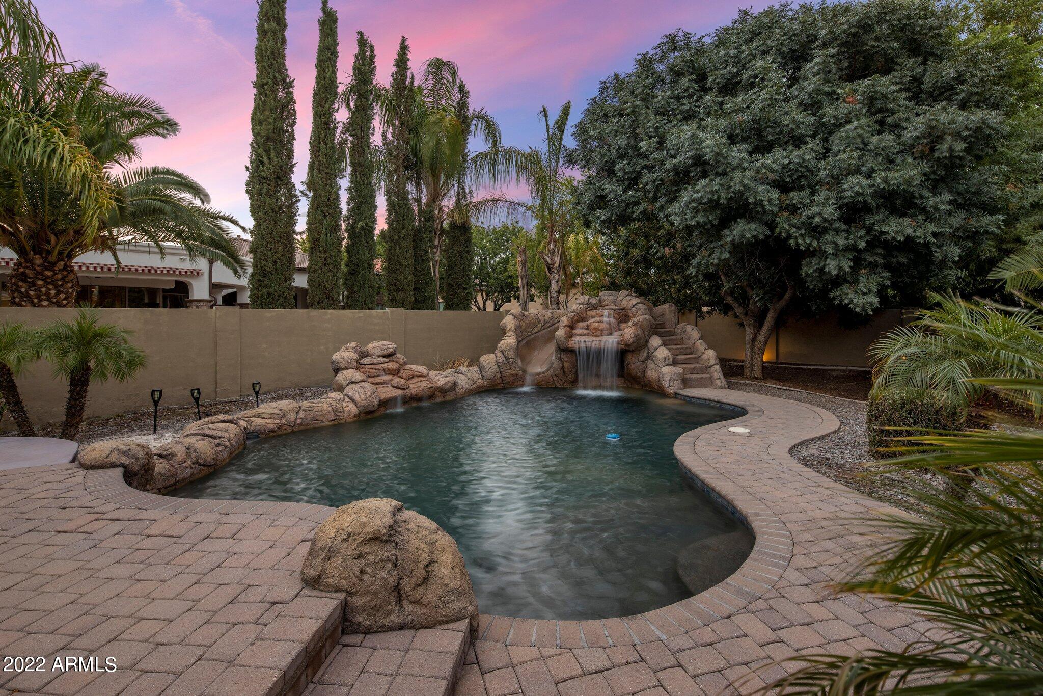 WHITEWING AT HIGLEY - Residential